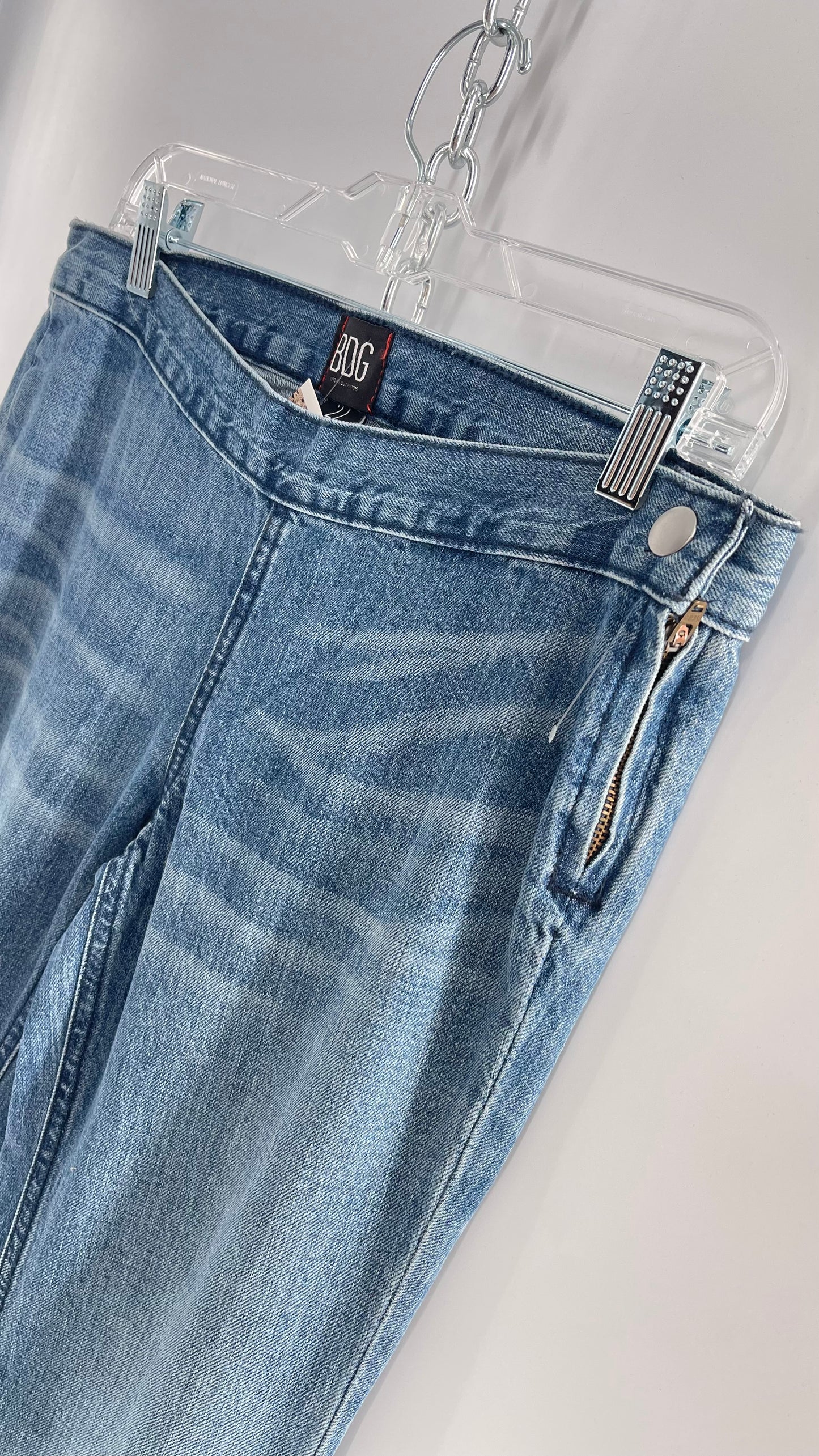 BDG Jeans Medium Wash Low Waisted Kickflares (27)