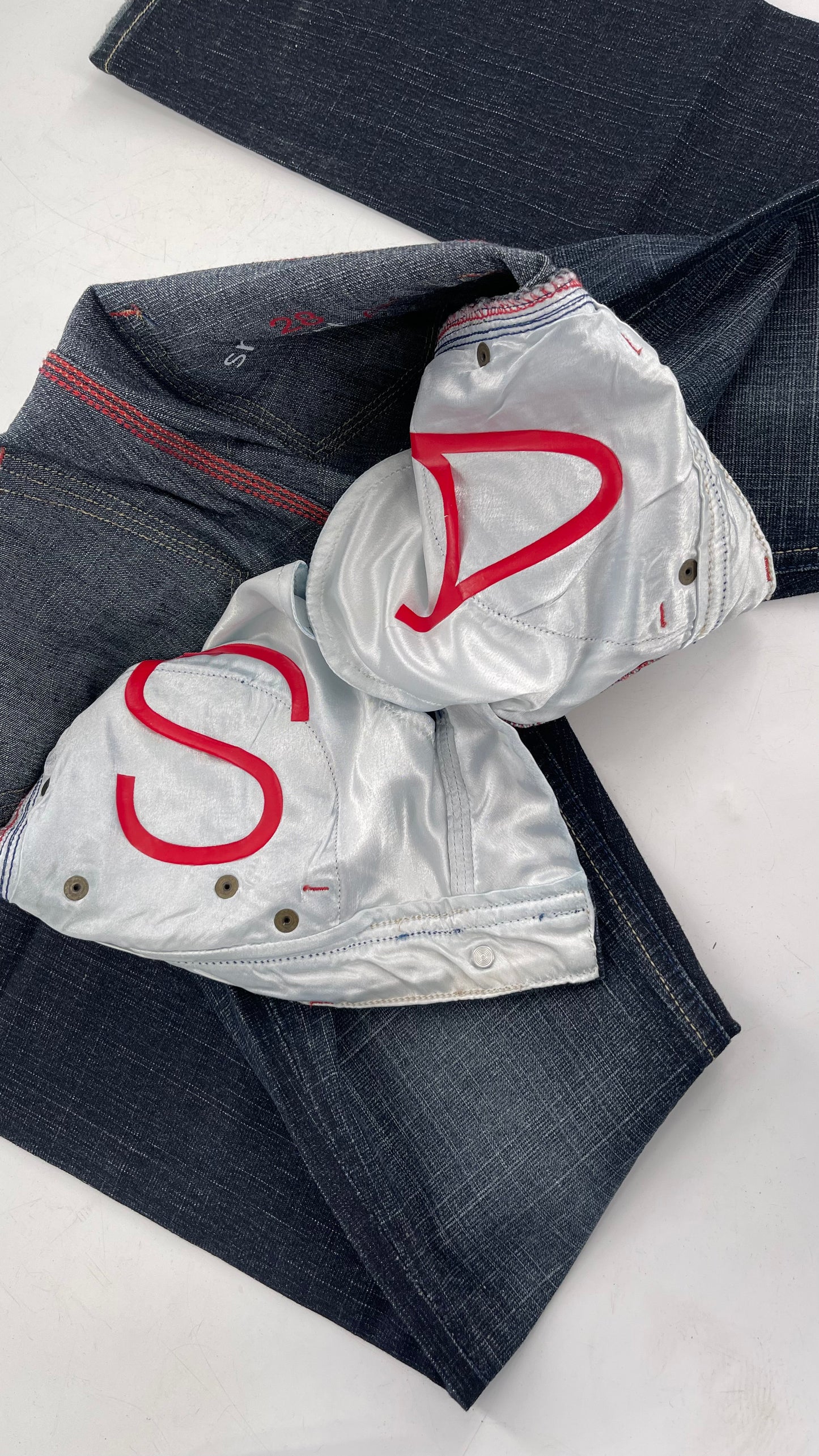 Vintage Smart AS JEANS Dark Wash with Grain and Embroidered/Embellished Kiss Rock Logo (28)