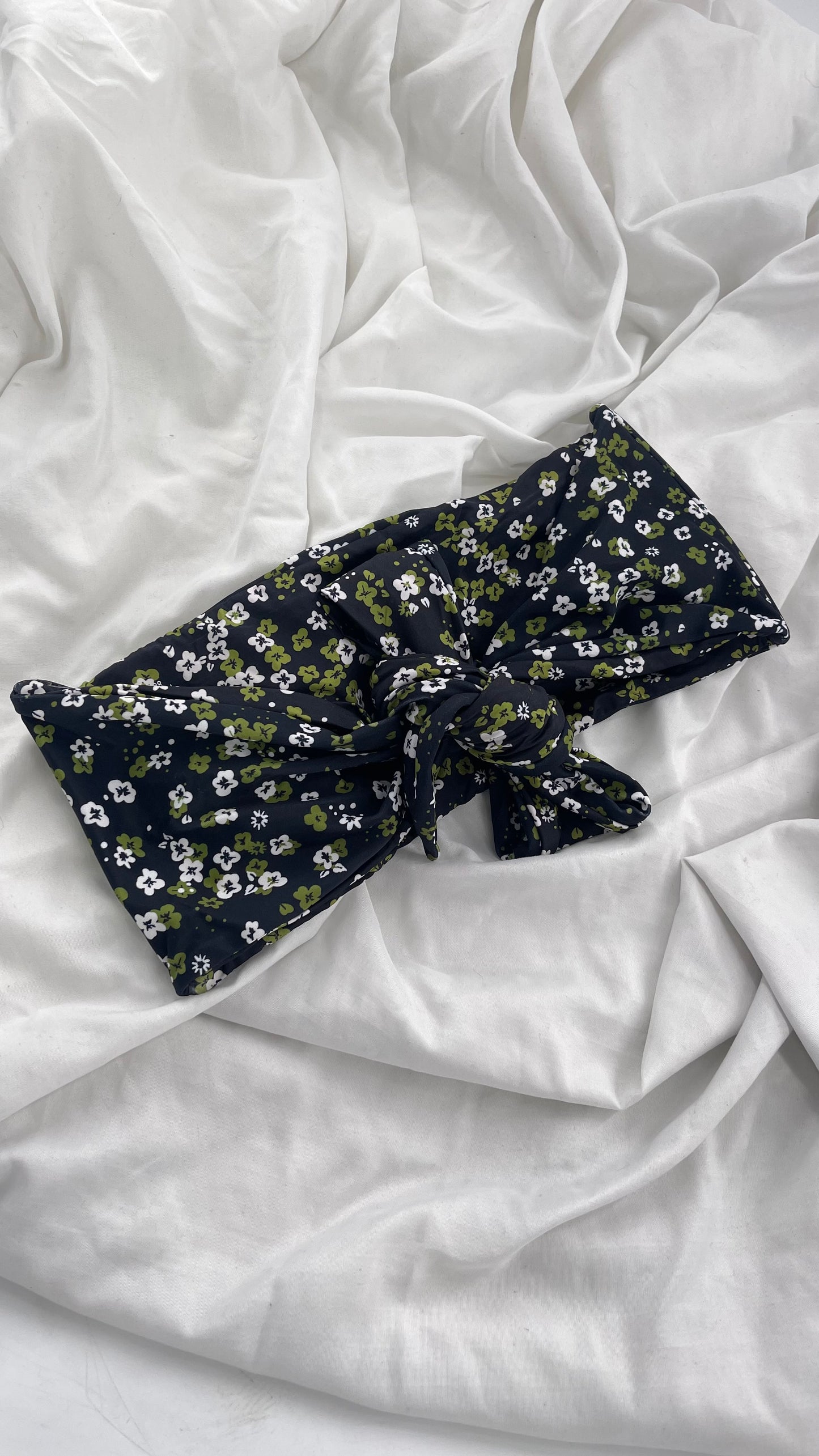 GILLIA swim Black Tie Up Bandeau with Green Poppy Florals (Medium)