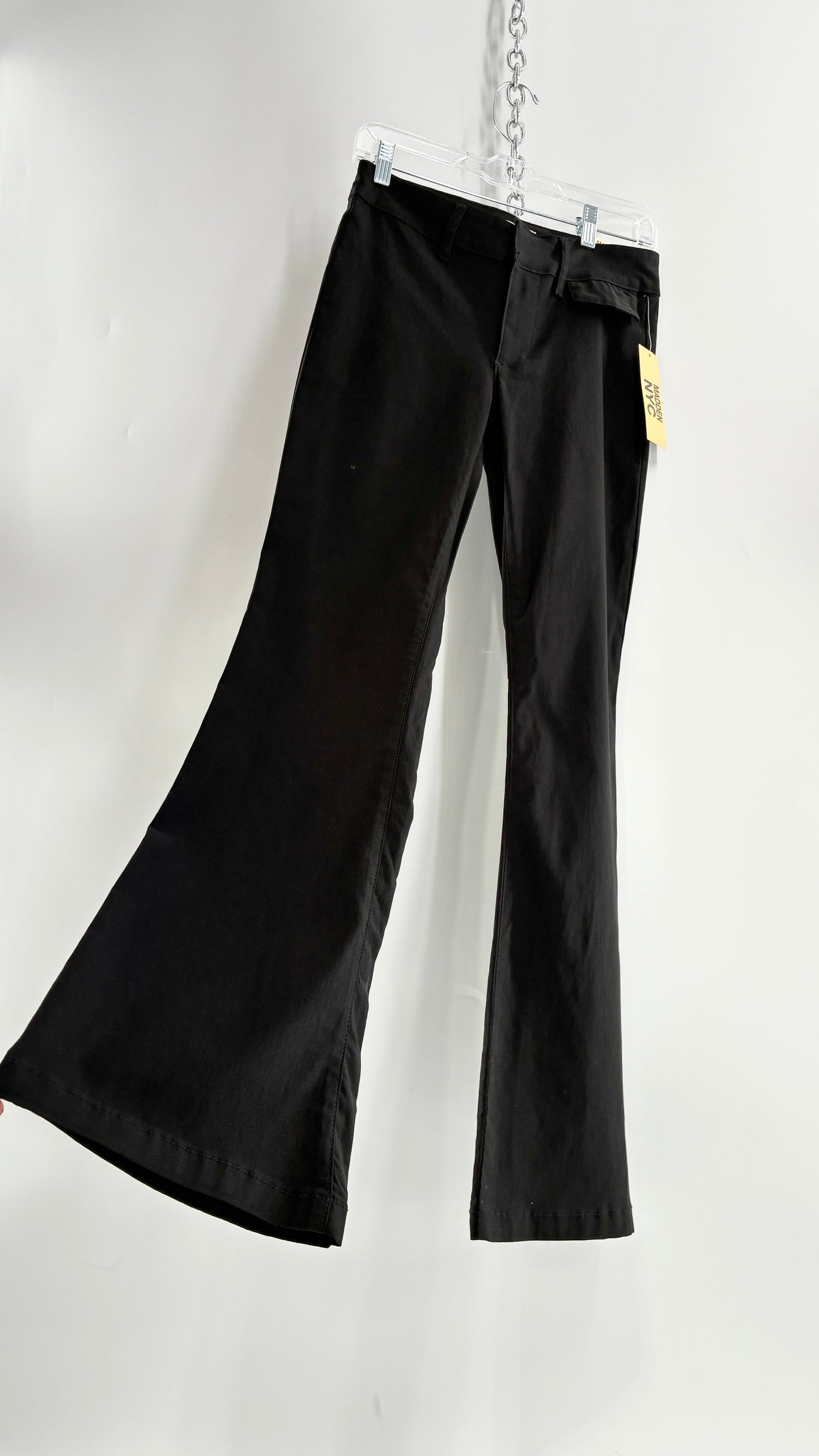 Deadstock Vintage MADDEN NYC Stretchy Black Mid Rise Flare (Small)