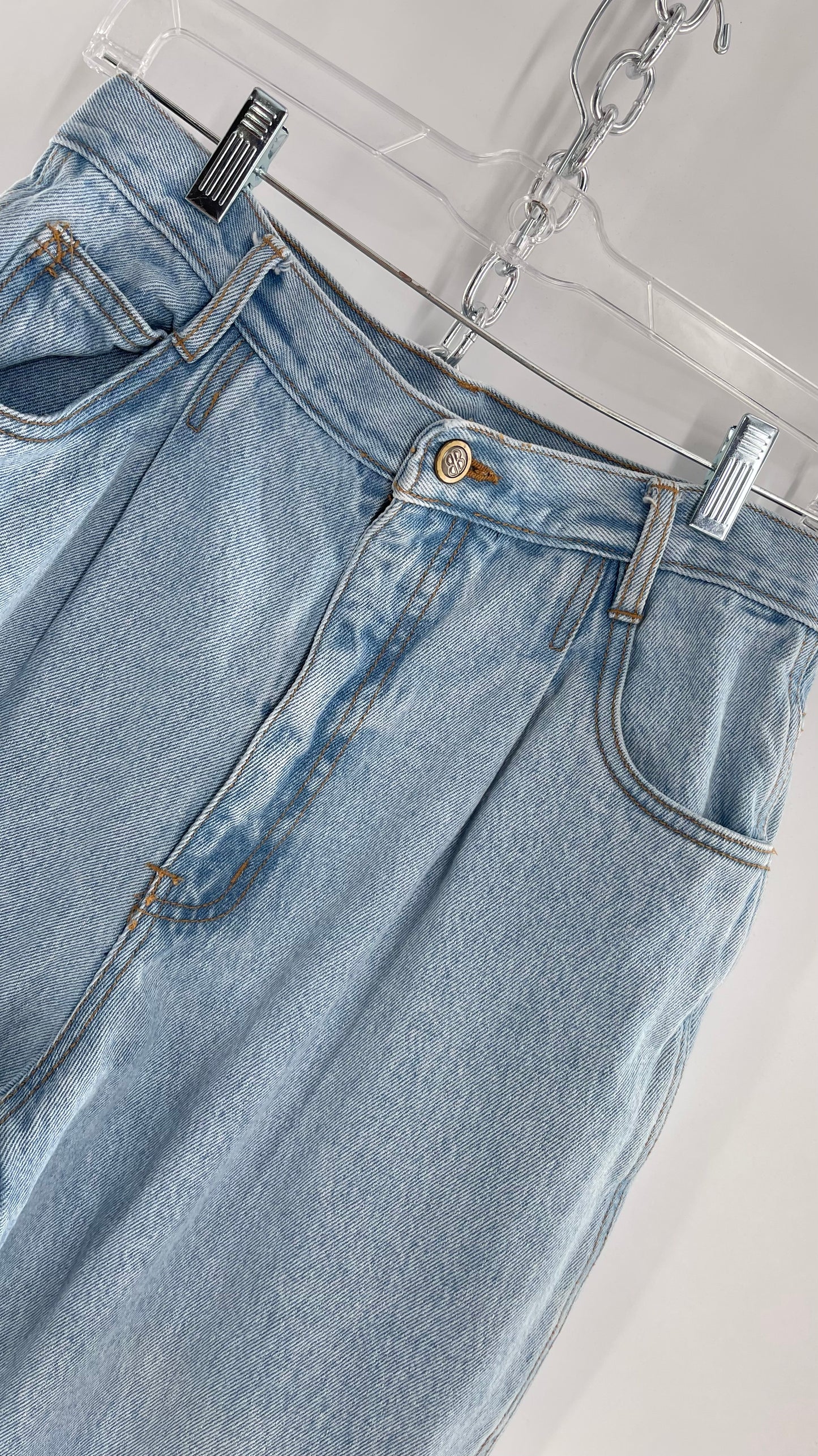 Vintage BILL BLASS Light Wash Ultra High Rise Mom Jean (12)