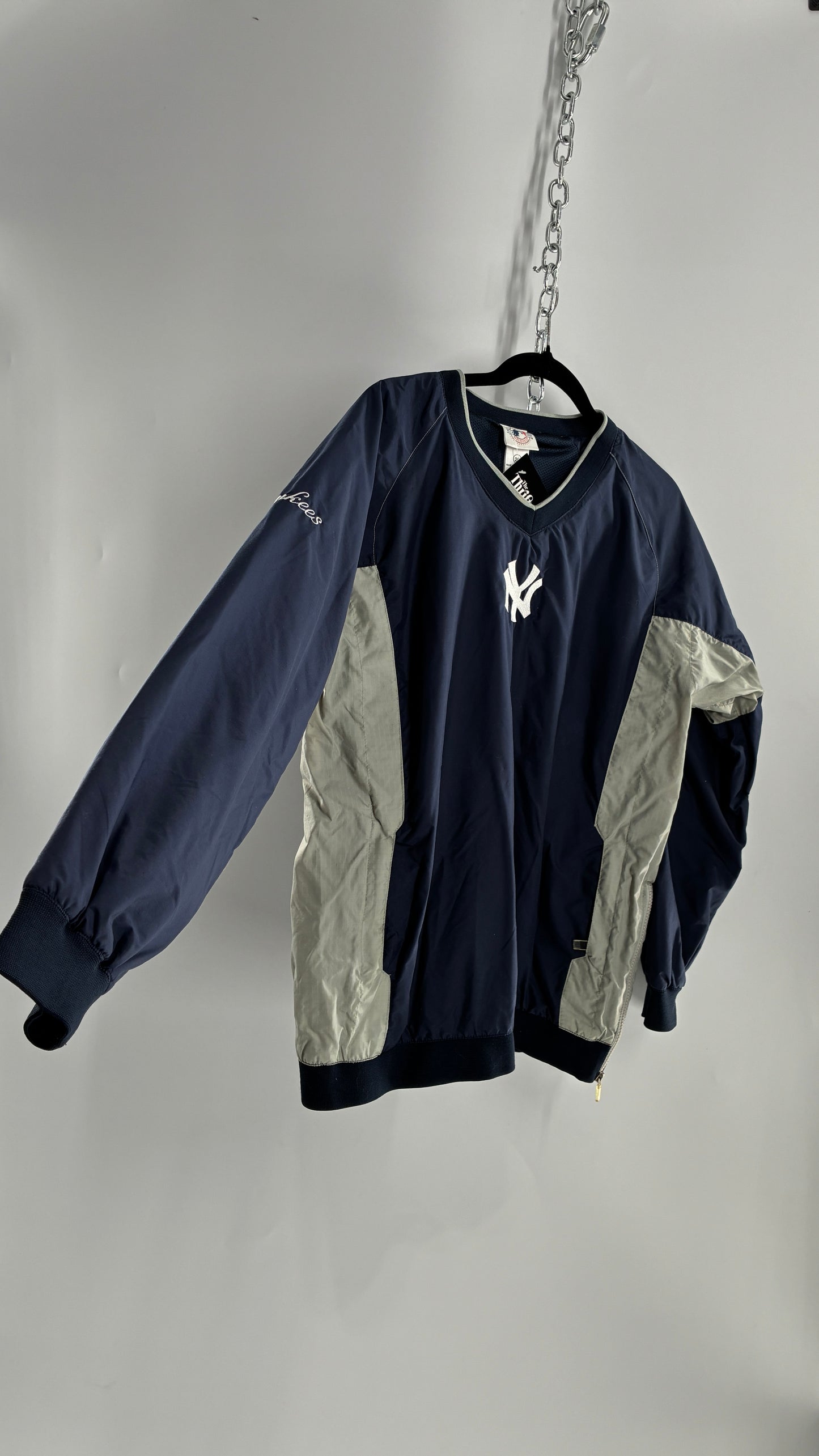 Vintage YANKEES Windbreaker Crewneck with Embroidered Logo (20)