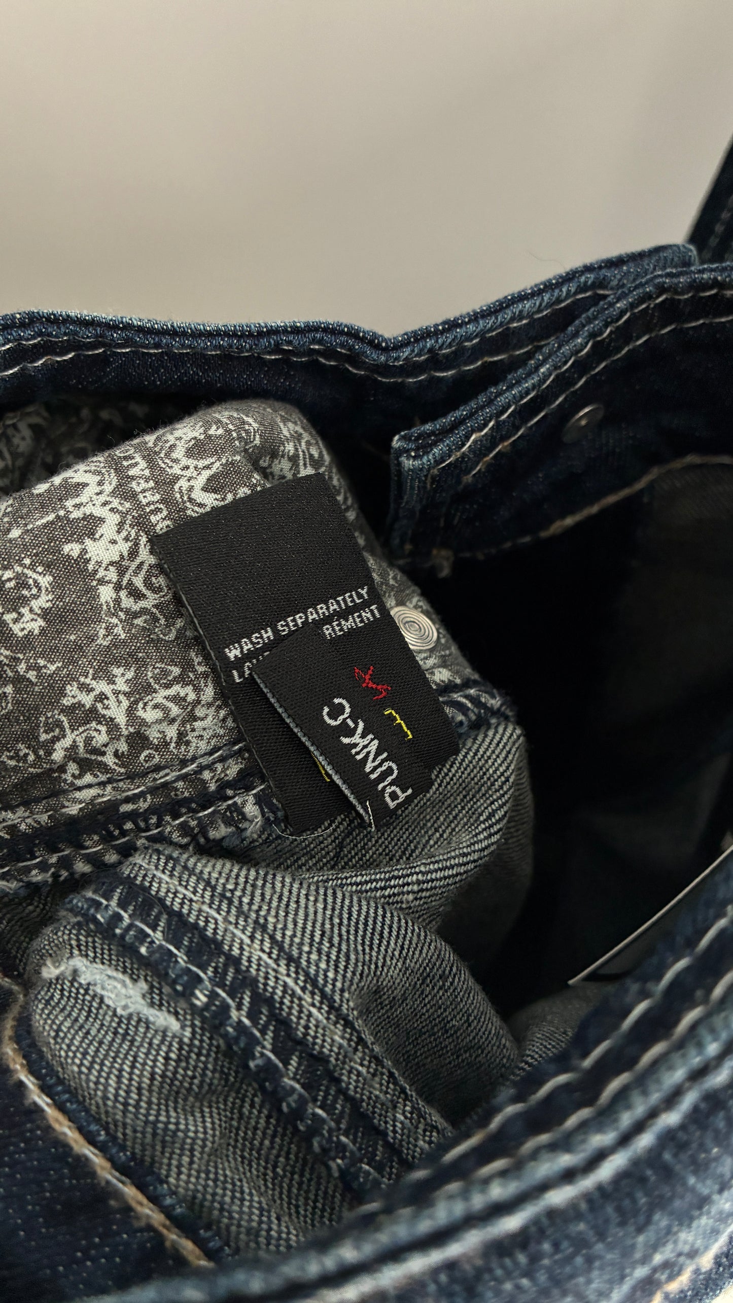 Vintage BUFFALO Dark Wash Embroidered Pocket Jeans (32x33)