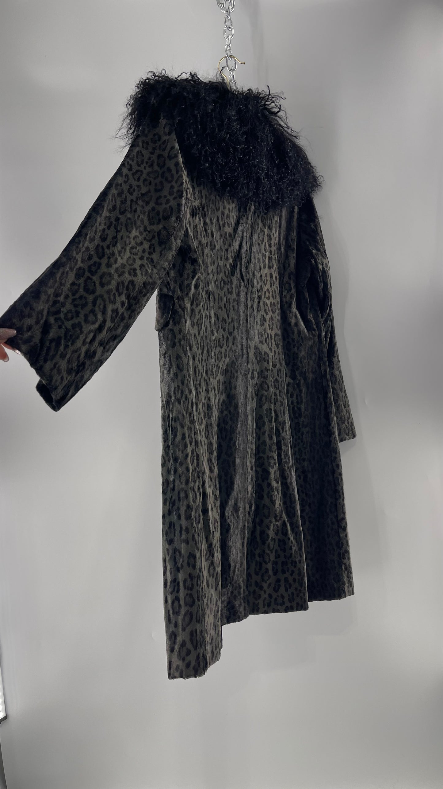 Vintage Romanian RAMOSTEPH Black/Gray Leopard Print Coat with Mongolian Fur Collar (Medium)