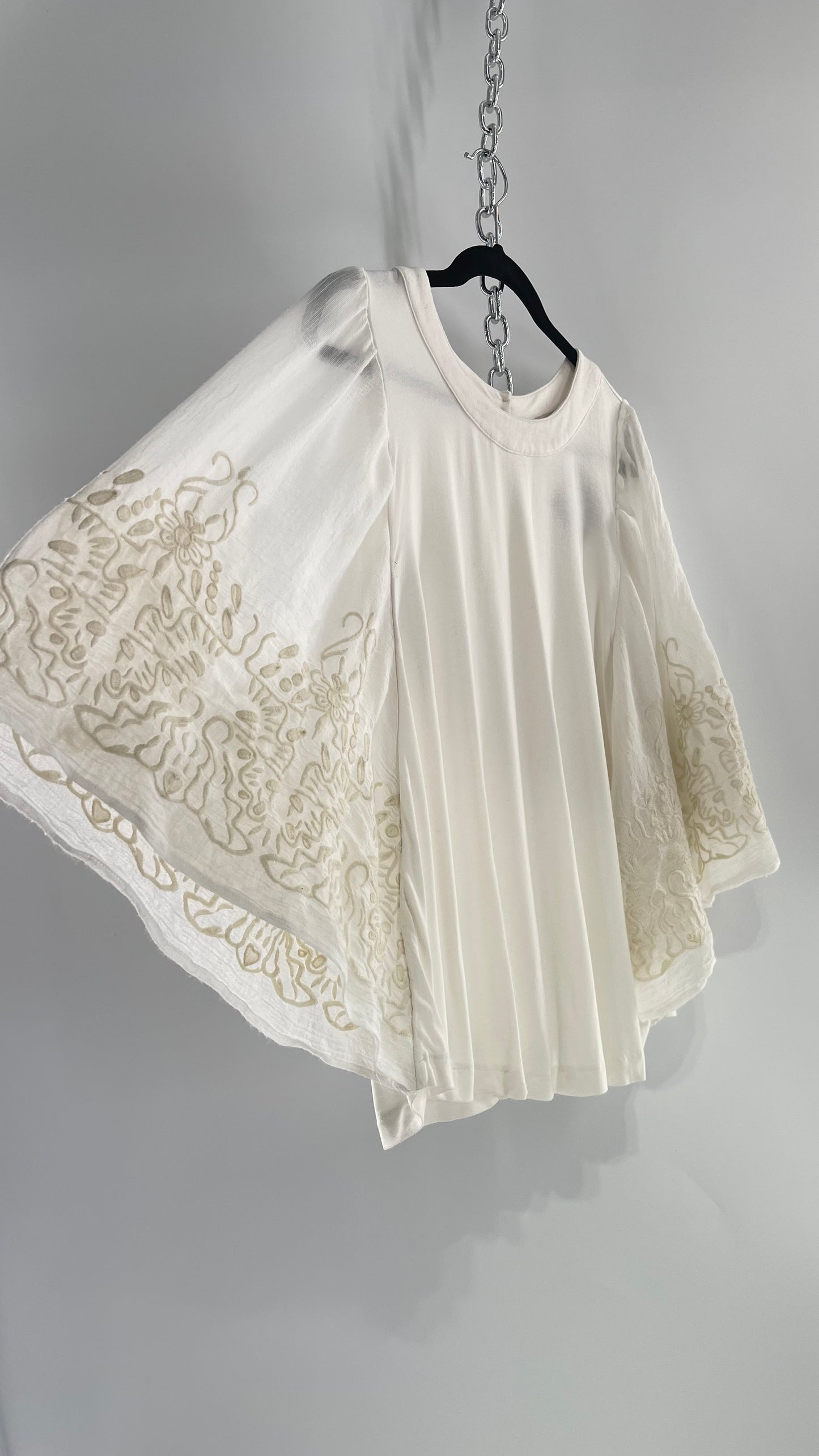 Anthropologie Eri + Ali White Embroidered Bat Wing Blouse (Medium)