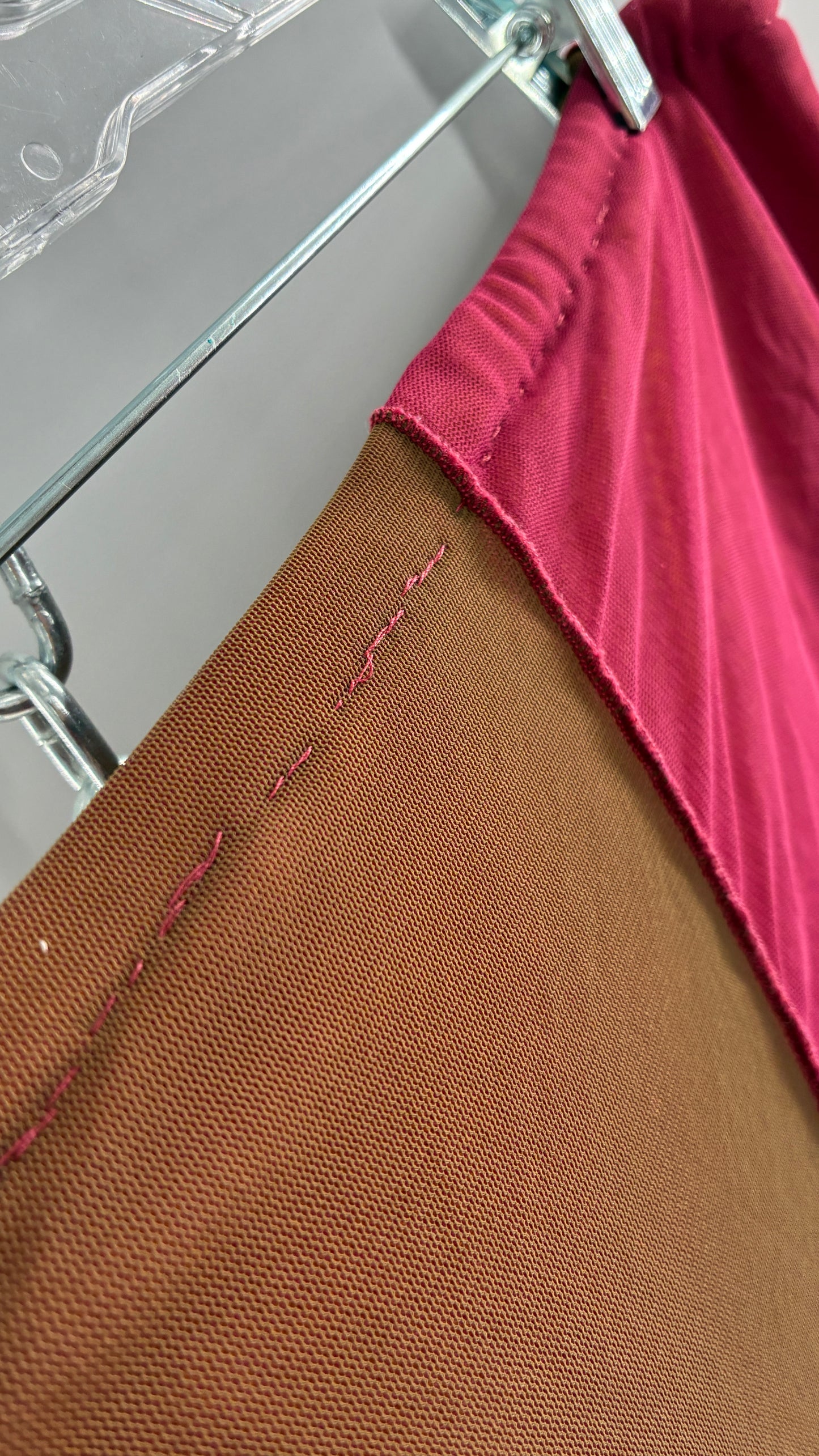 Vintage LILLI ROSE Fuchsia Exposed Stitch Midi Skirt with Embroidered Details (S/M)