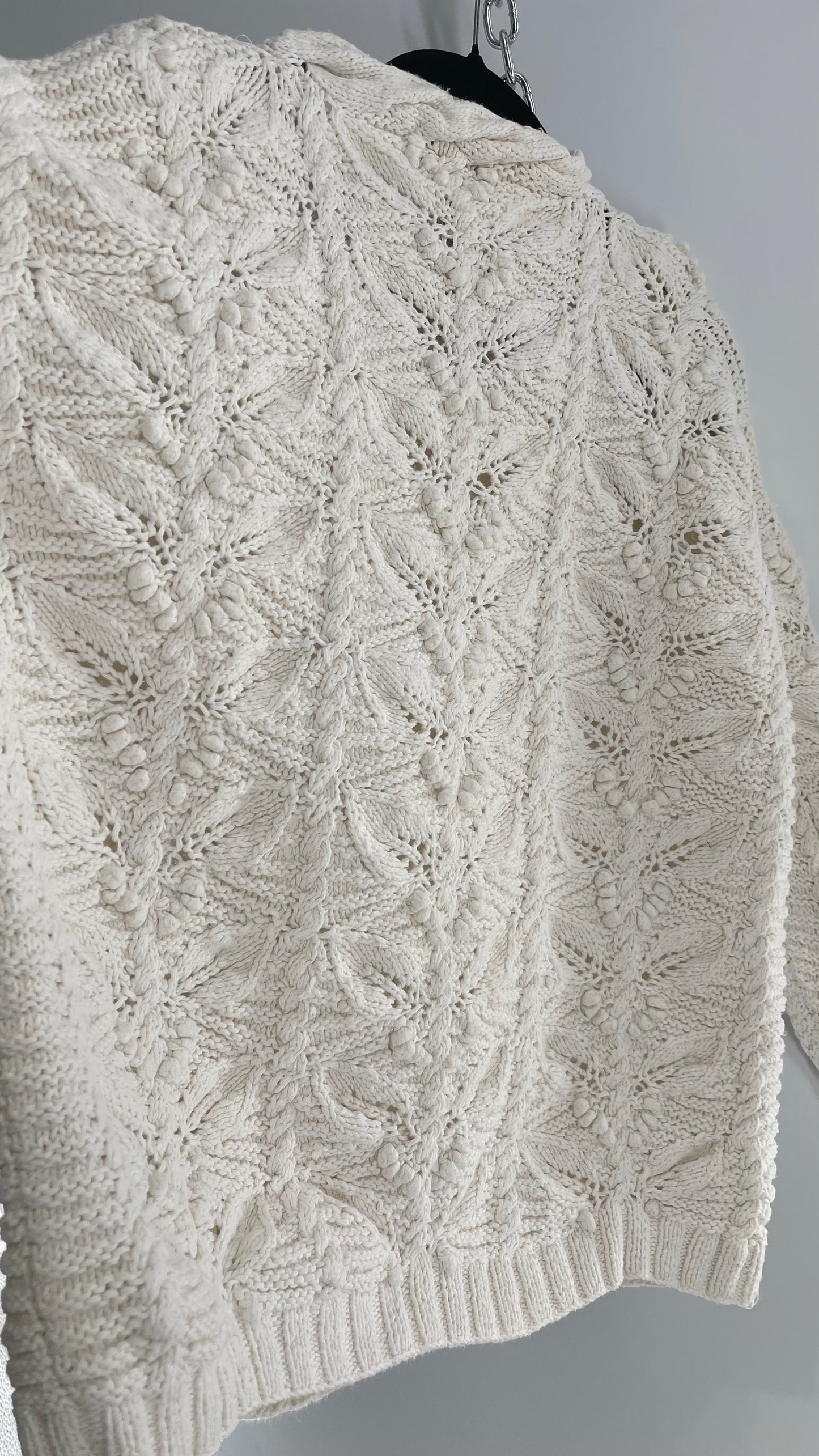 Vintage EXPRESS Tricot Hand-knitted Off White Heavy Sweater (Large)