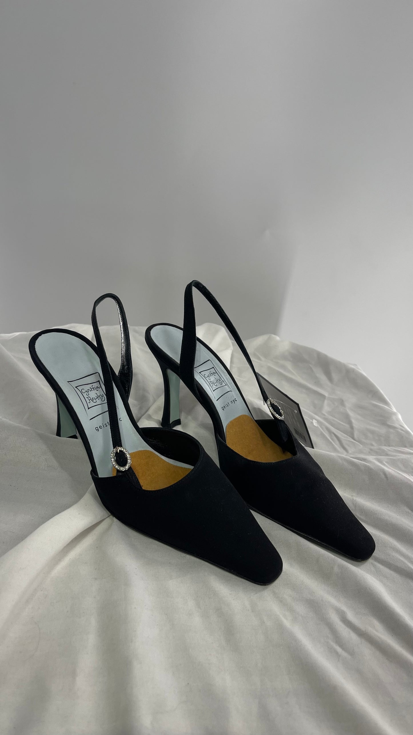 Vintage Cynthia Rowley Slingback Black Pointed Toe Kitten Heels with Rhinestone Beret (6)