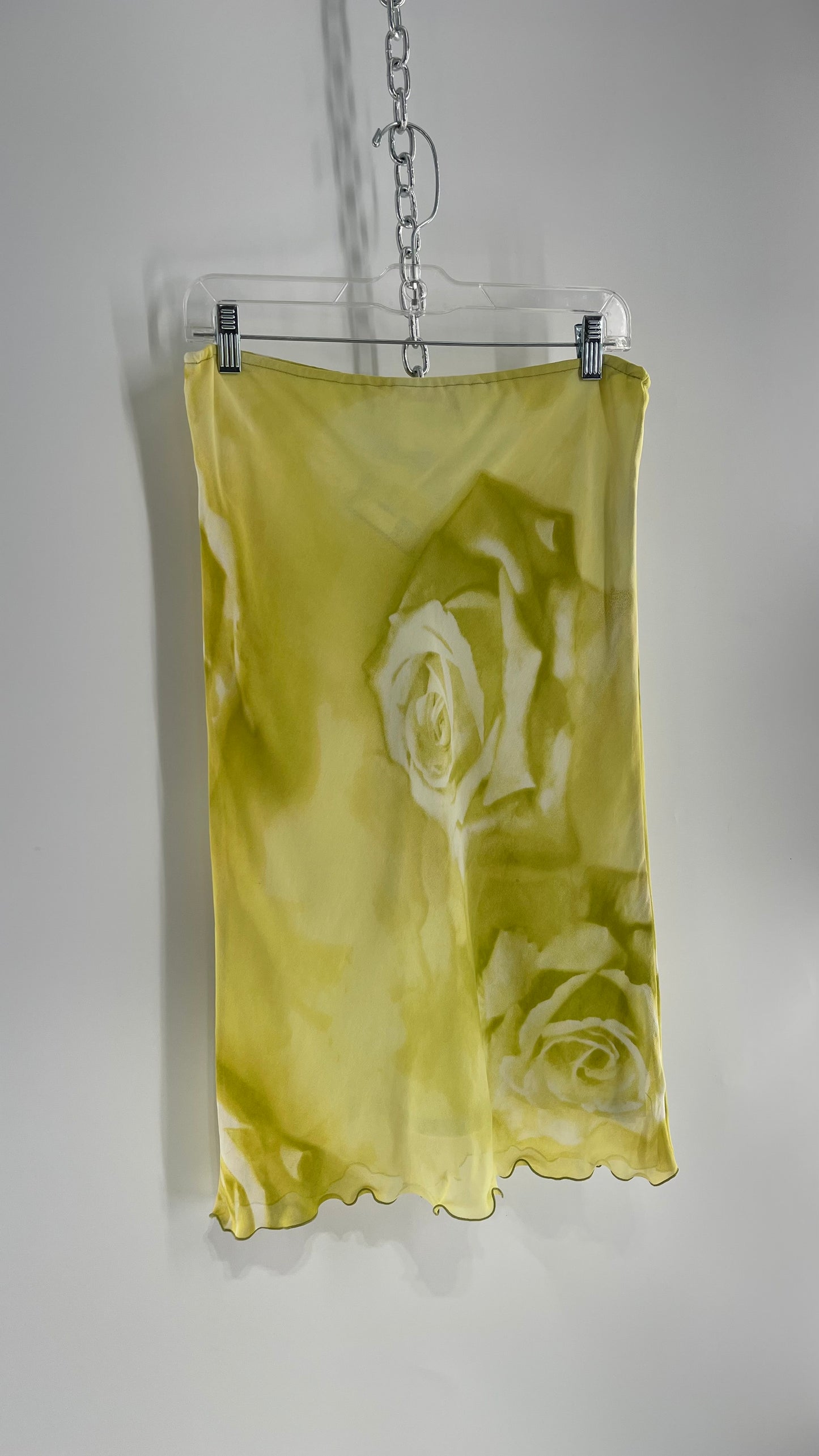 MOISELLE Neon Green Skirt with Blurred Roses, Low Waist, and Satin Ribbon (38)
