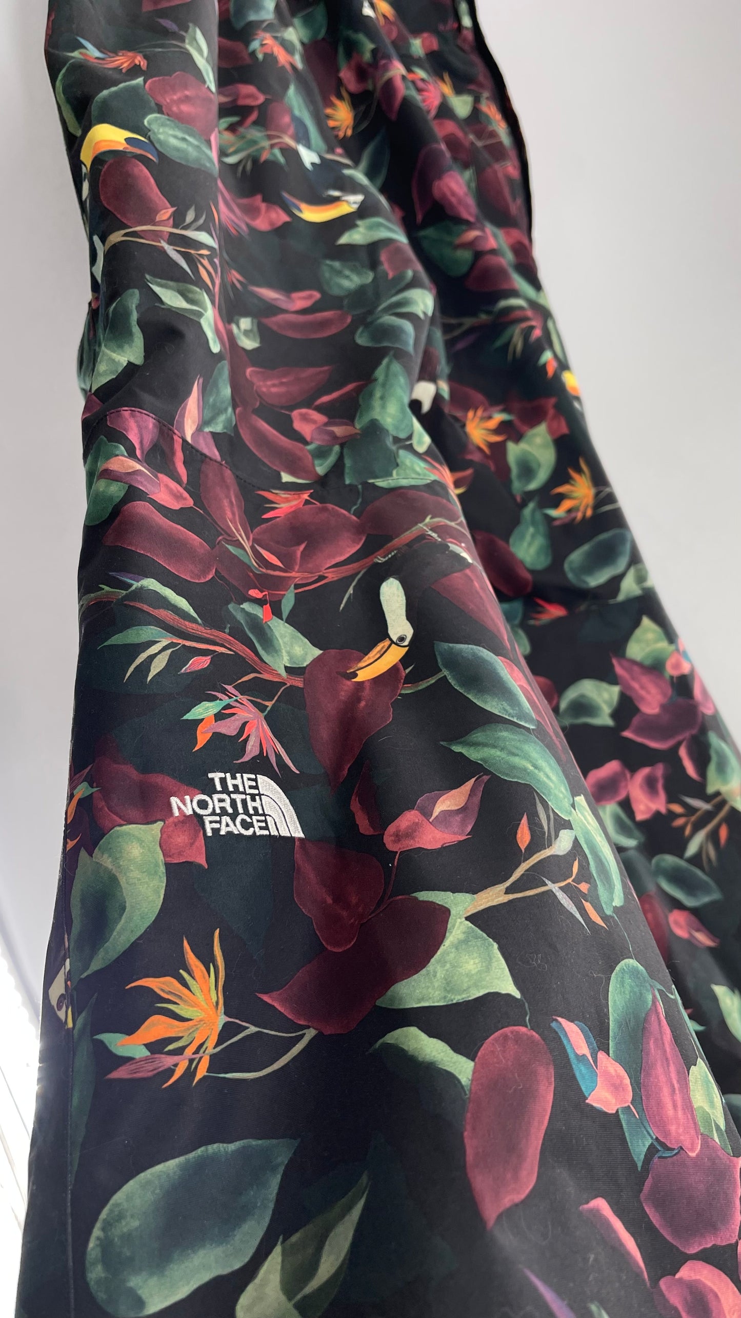 The North Face Tropical Patterned Burgundy Snowboard/Ski/Snowsuit (XL)
