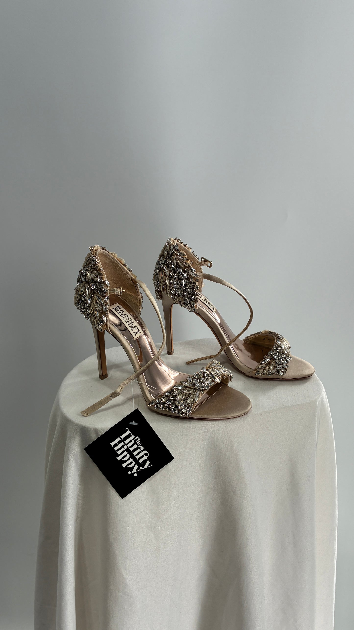 BAGDLEY MISCHKA Champagne Rhinestone Encrusted Embellished Round Toe Heels (5.5)