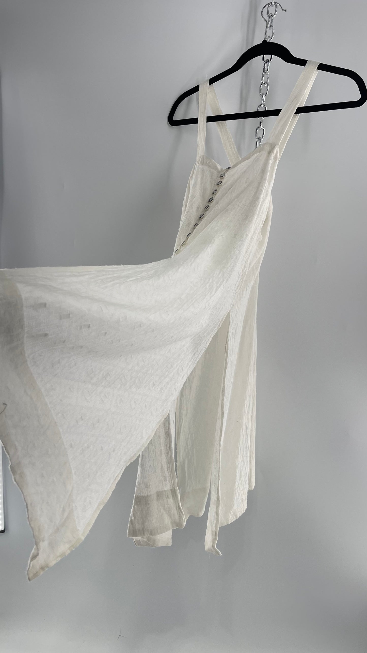 Anthropologie White Sweeping and Vented Button Front Tank (Large)