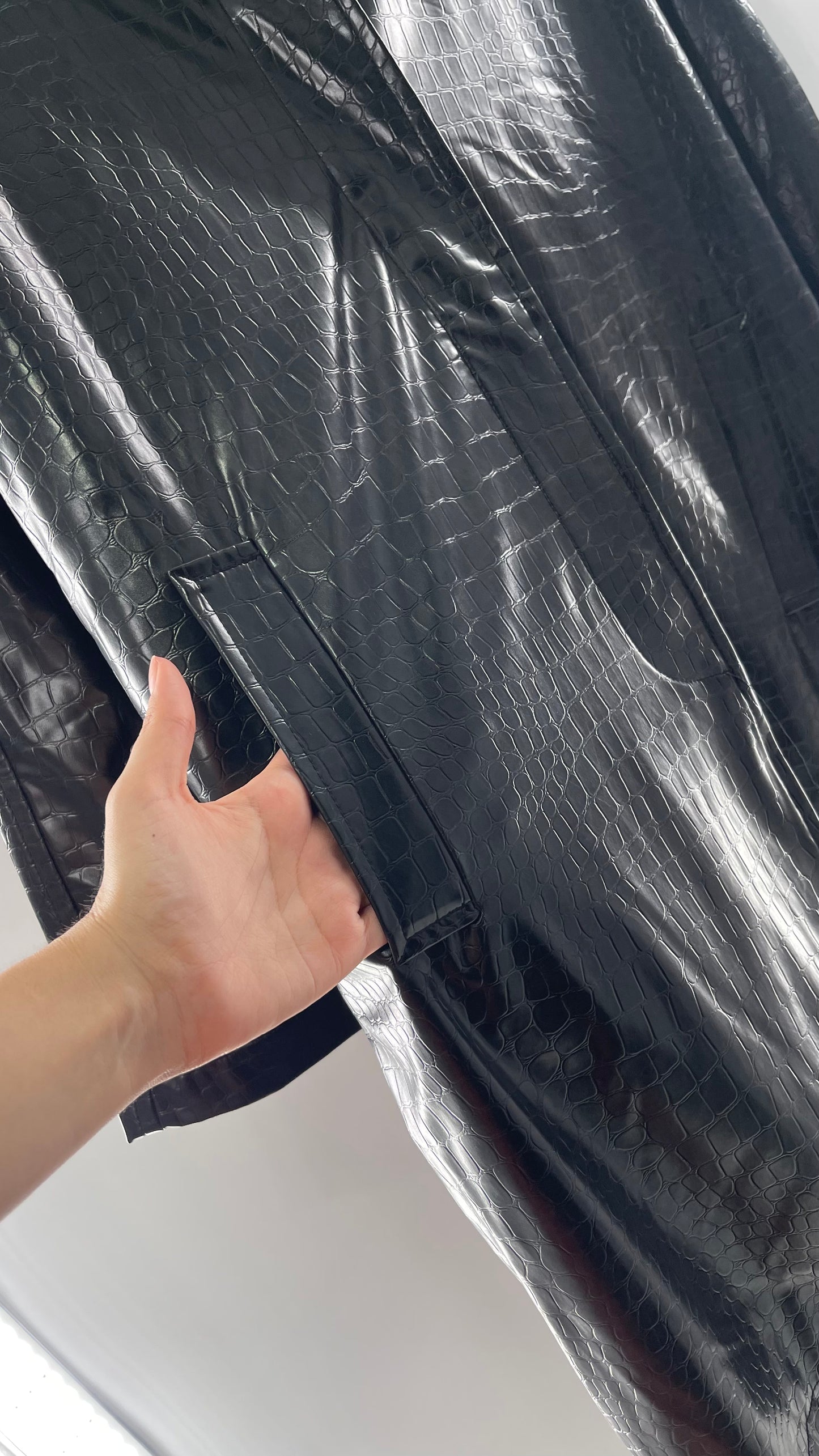 FU DA NEW YORK Black Crocodile Embossed Coat (C) (XL)