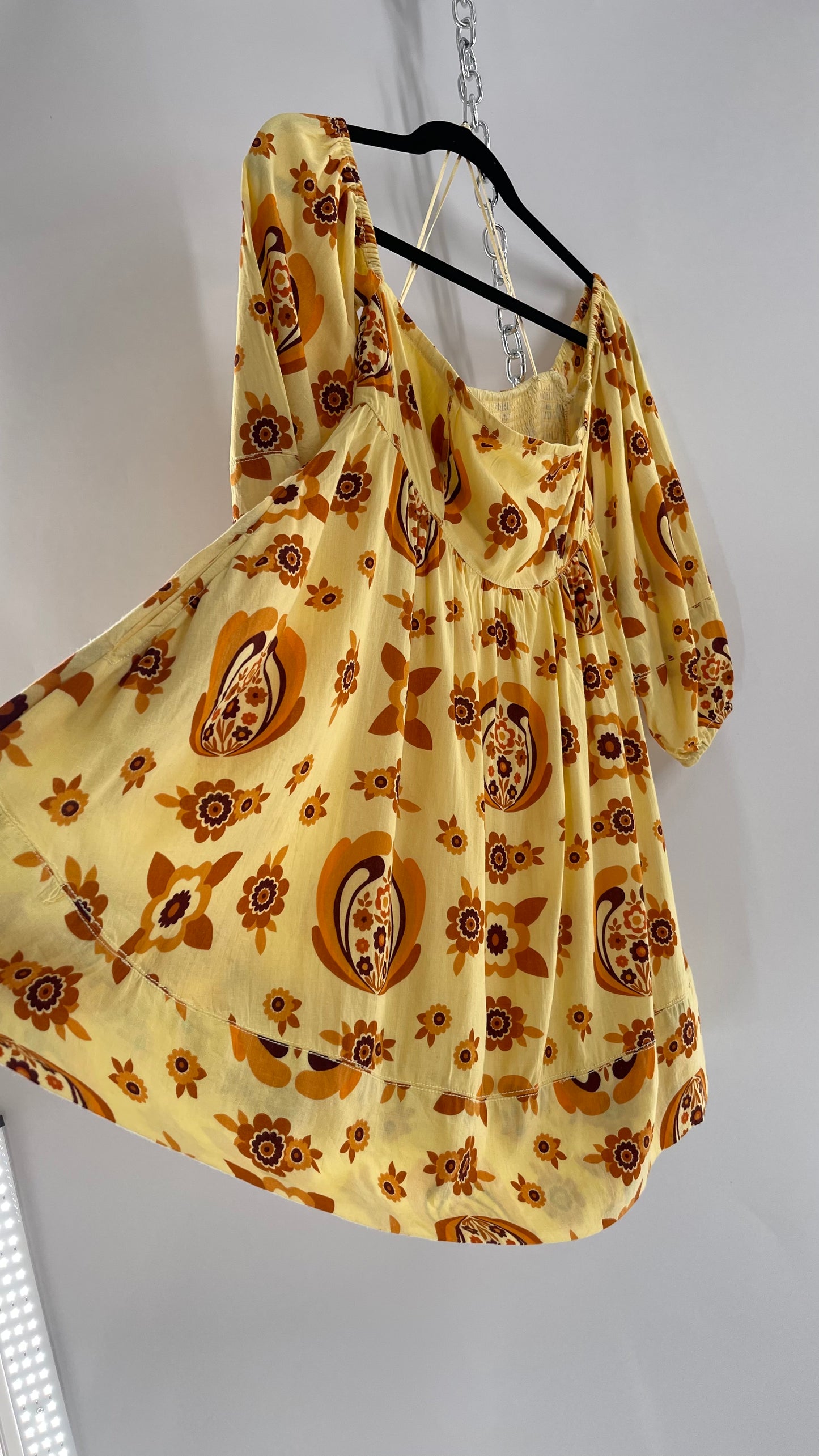 Urban Outfitters 1970s Puff Sleeve Retro Printed Babydoll Mini (Small)