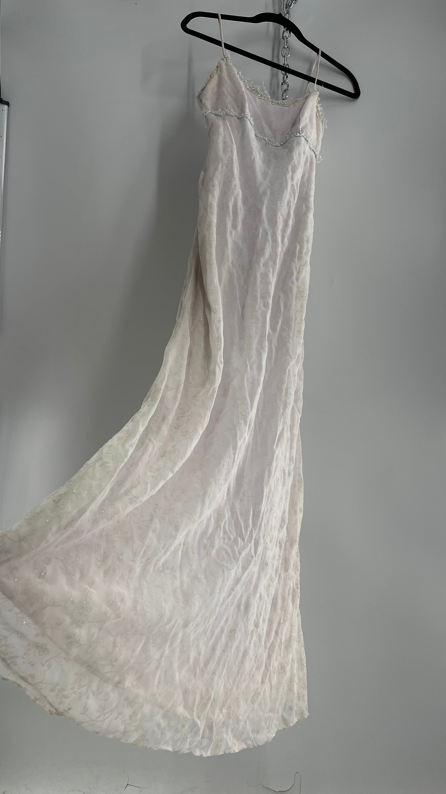 Vintage 1990s BLONDIE NITES by Jaslene Off White/Light Lilac Gown with Lace Trim (5)