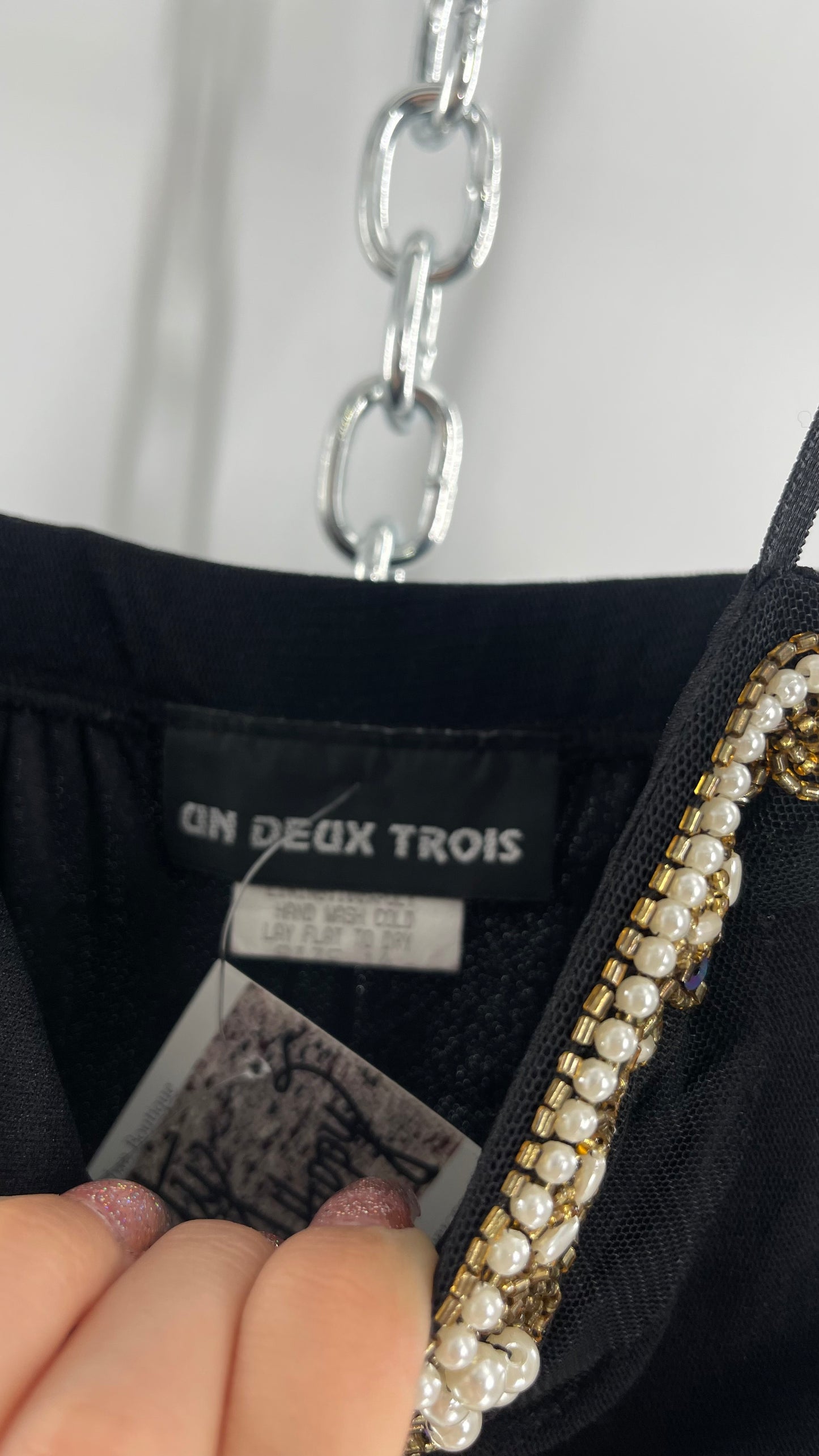 Um Deix Trois - Saks Fifth Avenue - Vintage - Black Sleeveless Dress Ruched Bodice With Beaded Neckline ( Size 14 )