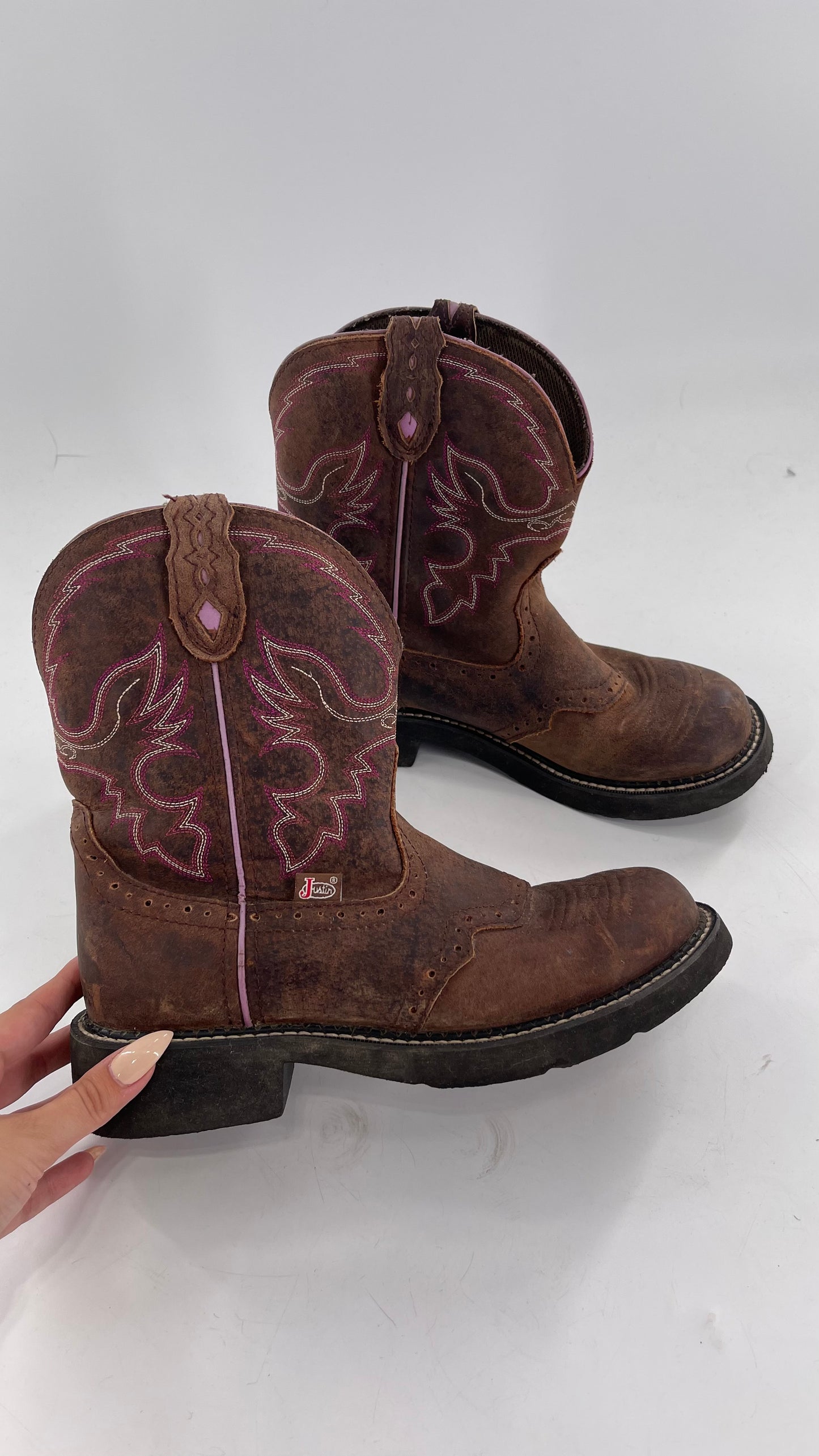 Justin Gypsy Edition Brown Leather Short Cowboy Boot with Pink Embroidery/Stitching (9)