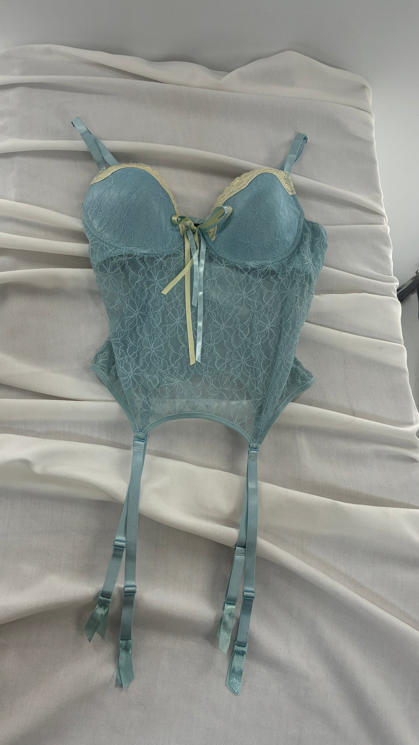 Vintage Donna L’orén Baby Blue Corset with Stretchy Lace Bodice (36B)