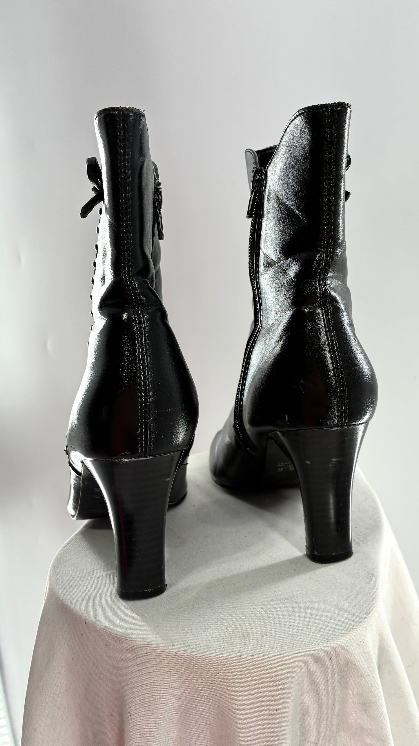 Vintage EXPRESSIONS Black Square Toe Kitten Heel Boots with Lace Up, Bow Side Details (8)