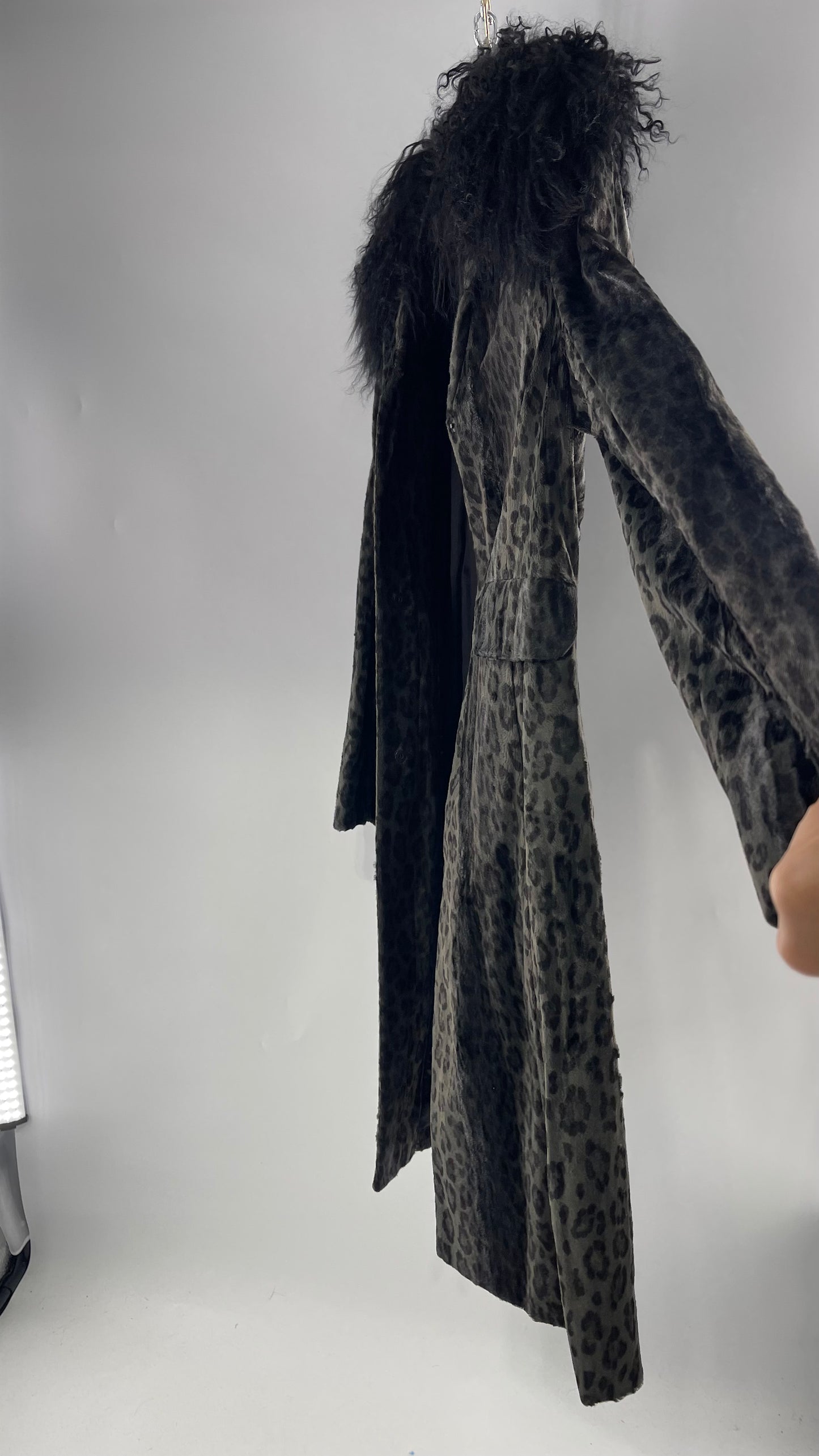 Vintage Romanian RAMOSTEPH Black/Gray Leopard Print Coat with Mongolian Fur Collar (Medium)