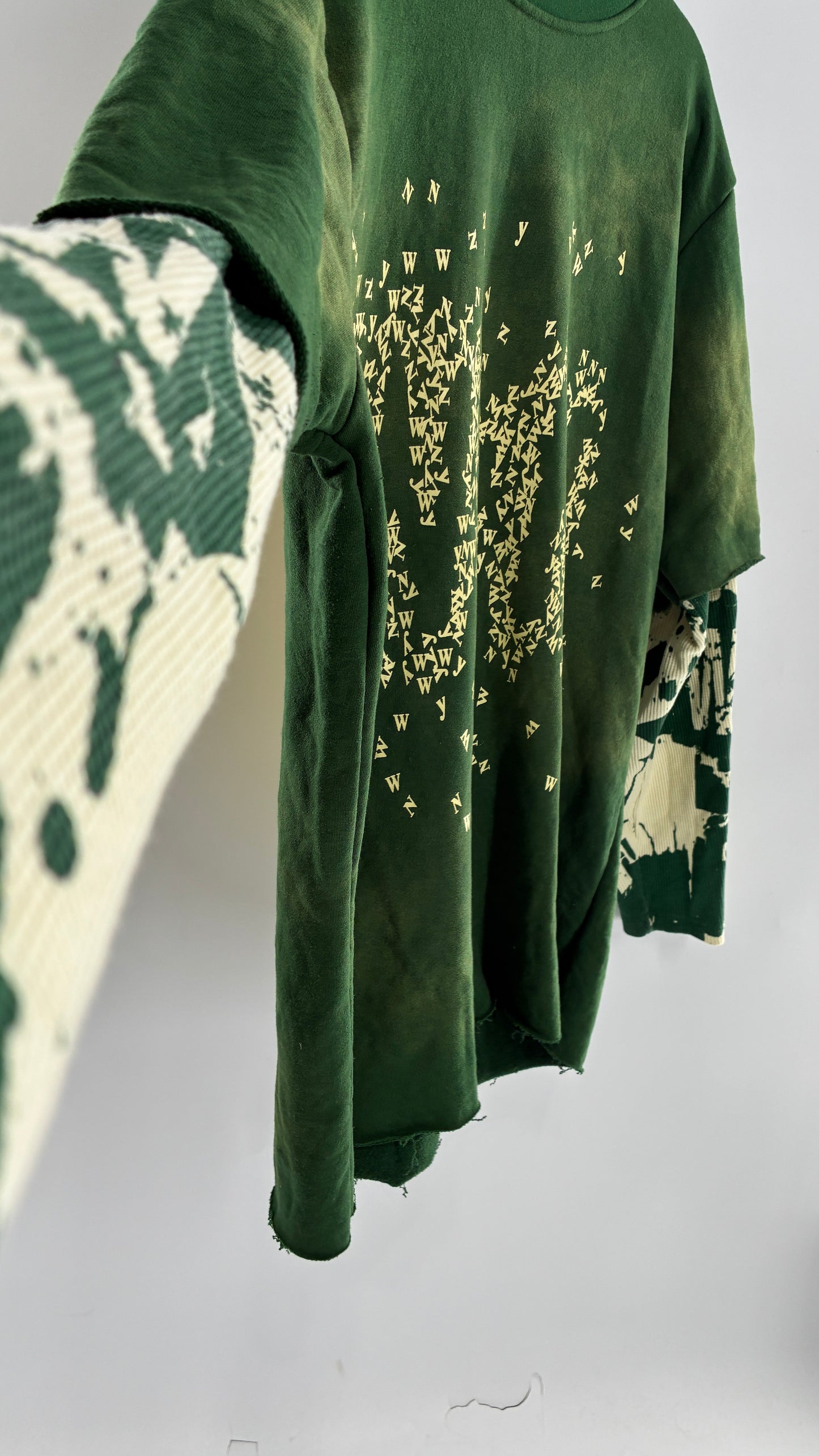 WYN Green Paint Splattered Henley/Baggy T Shirt Men’s Long Sleeve (XXXL)