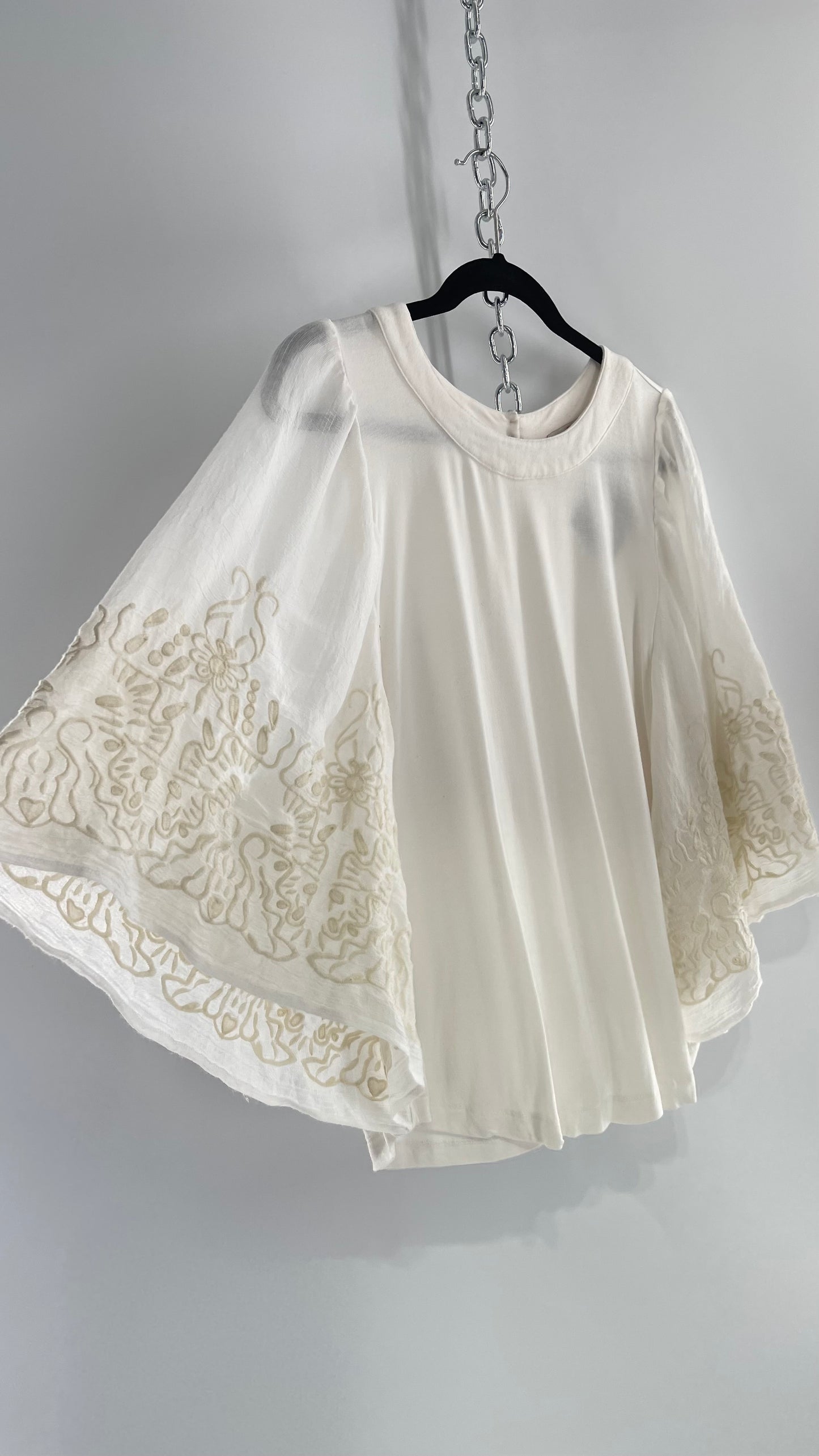 Anthropologie Eri + Ali White Embroidered Bat Wing Blouse (Medium)
