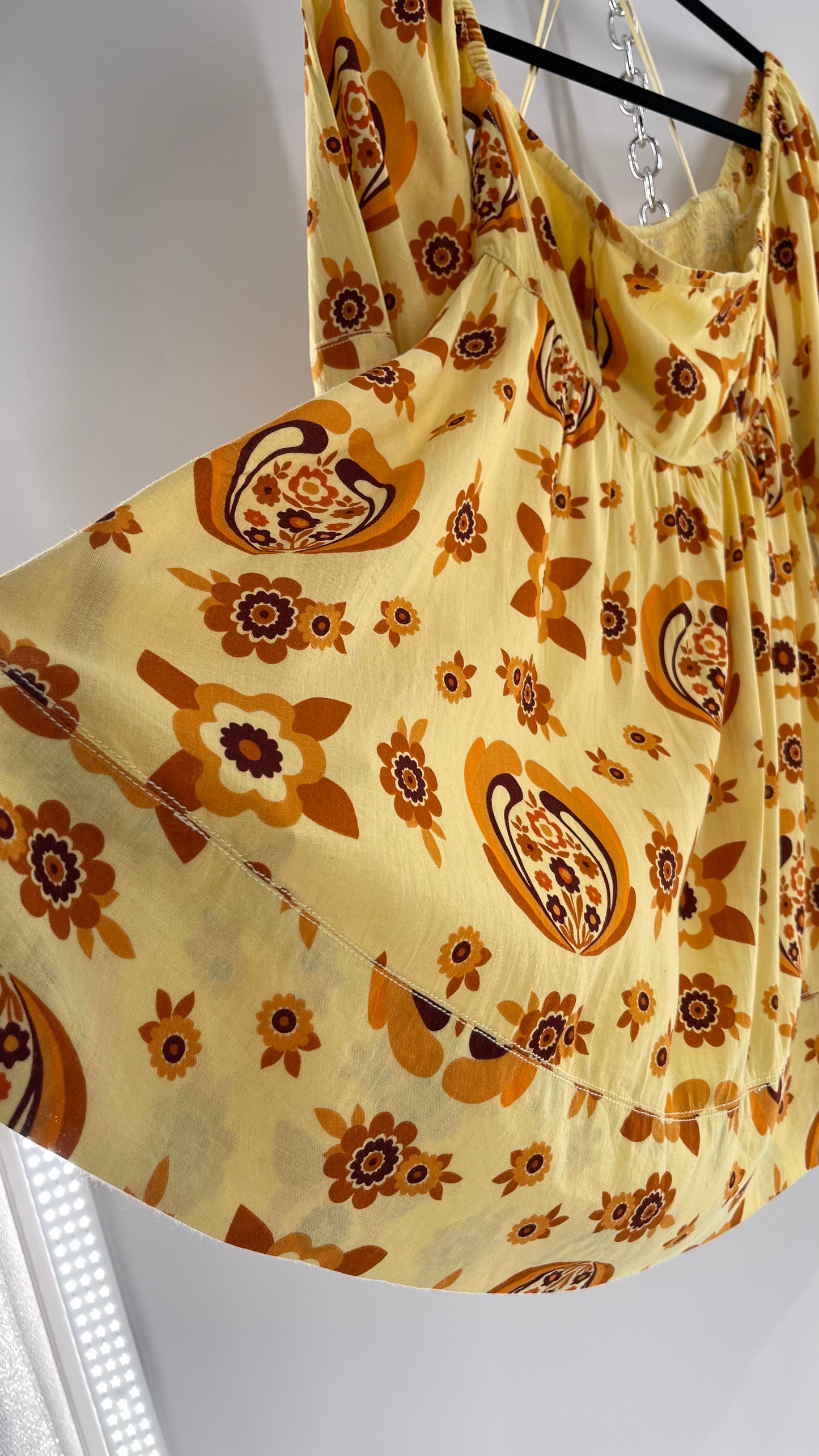 Urban Outfitters 1970s Puff Sleeve Retro Printed Babydoll Mini (Small)