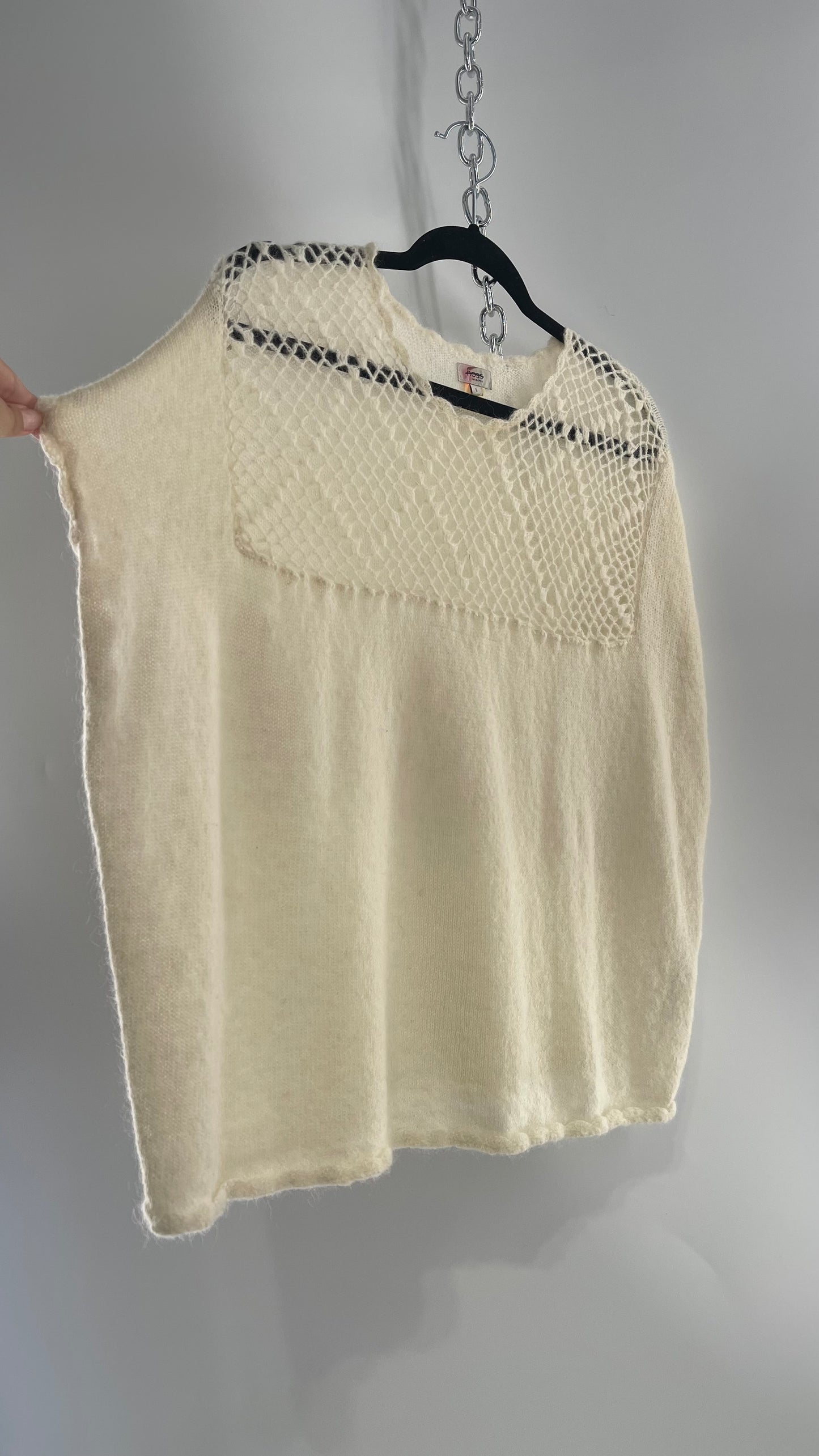 hoss intropia Cream Off White Knit Slouchy Sweater Vest with Netted Bust 30% Wool 25% Mohair Anthropologie (Small)