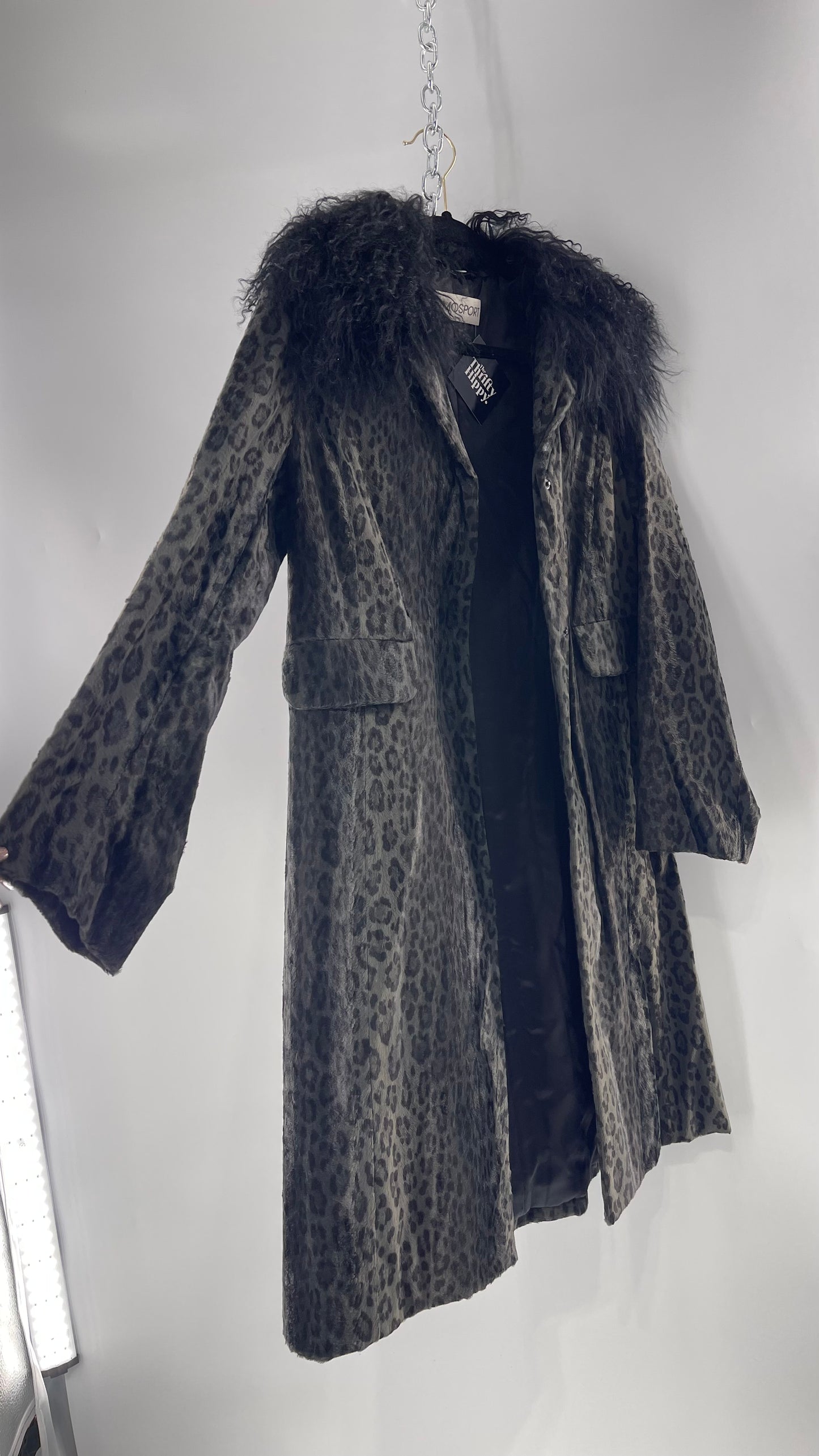 Vintage Romanian RAMOSTEPH Black/Gray Leopard Print Coat with Mongolian Fur Collar (Medium)