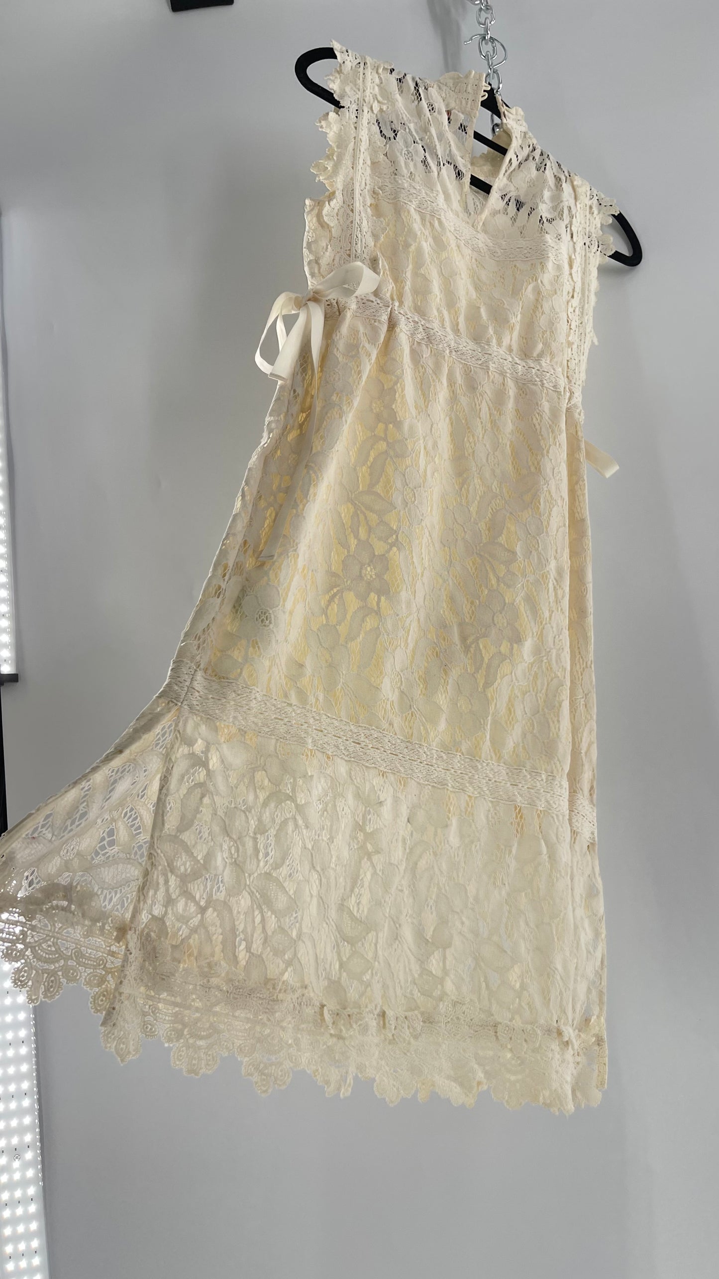 Eri + Ali Anthropologie Velvet Lace MIDI Dress with High Neckline and Side Bow Ties(XS)