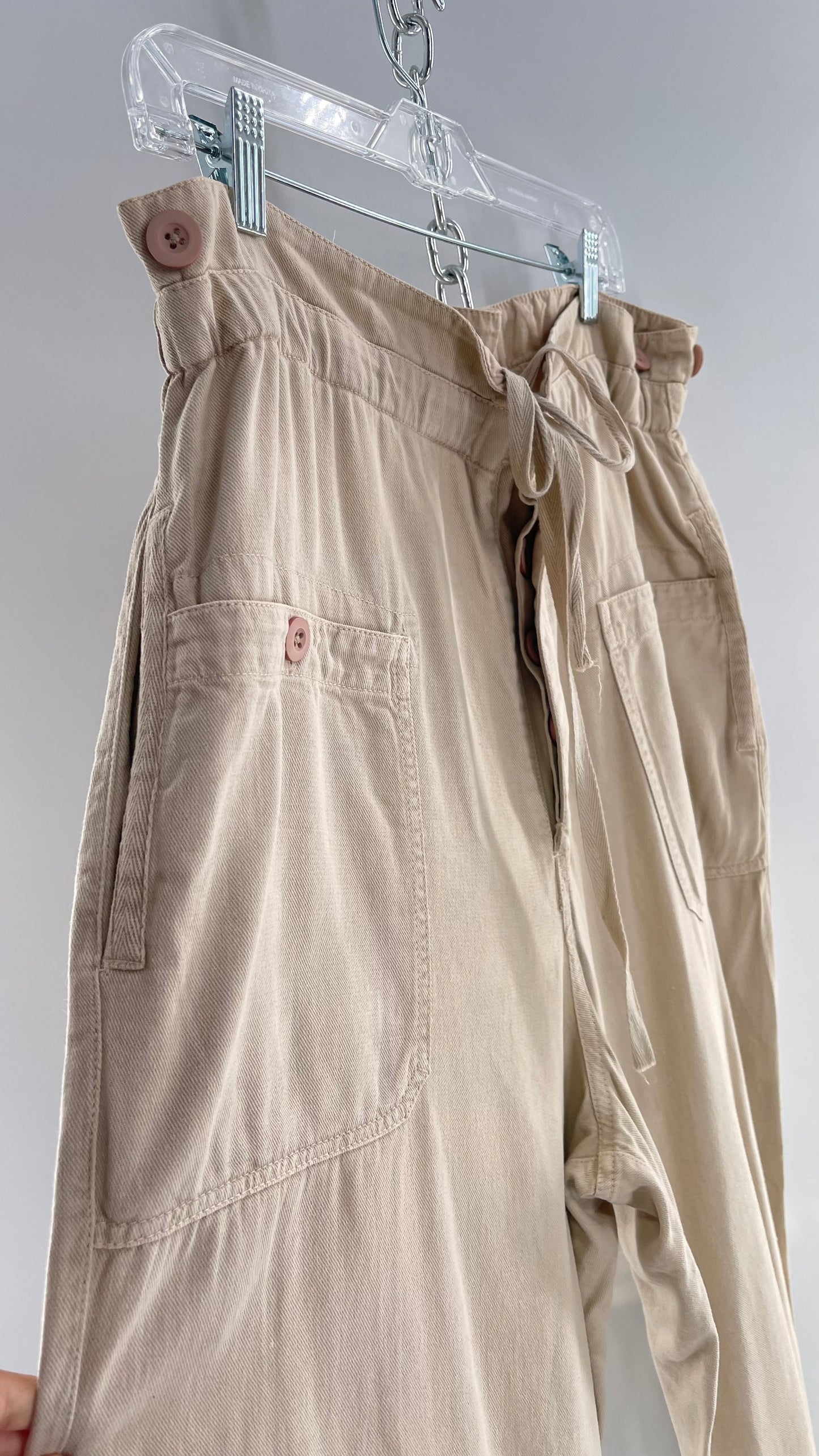Free People Cream Flare Button Up Wide Legs with Drawstring Waistline 55% Cotton 10% Linen 35% Viscose (L)