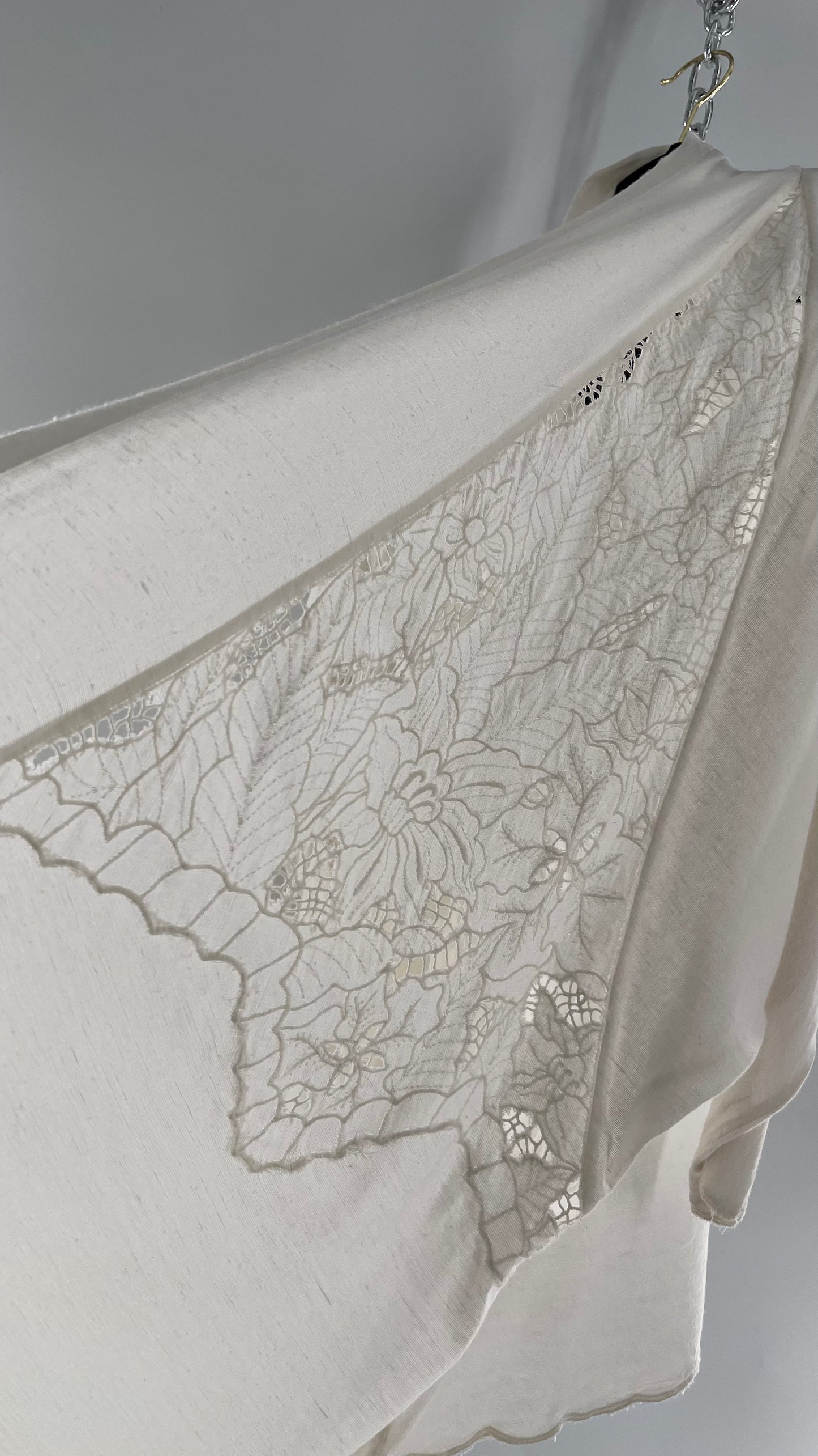 Intimately Free People Linen/Cotton White Cape with Embroidery Design (Medium)