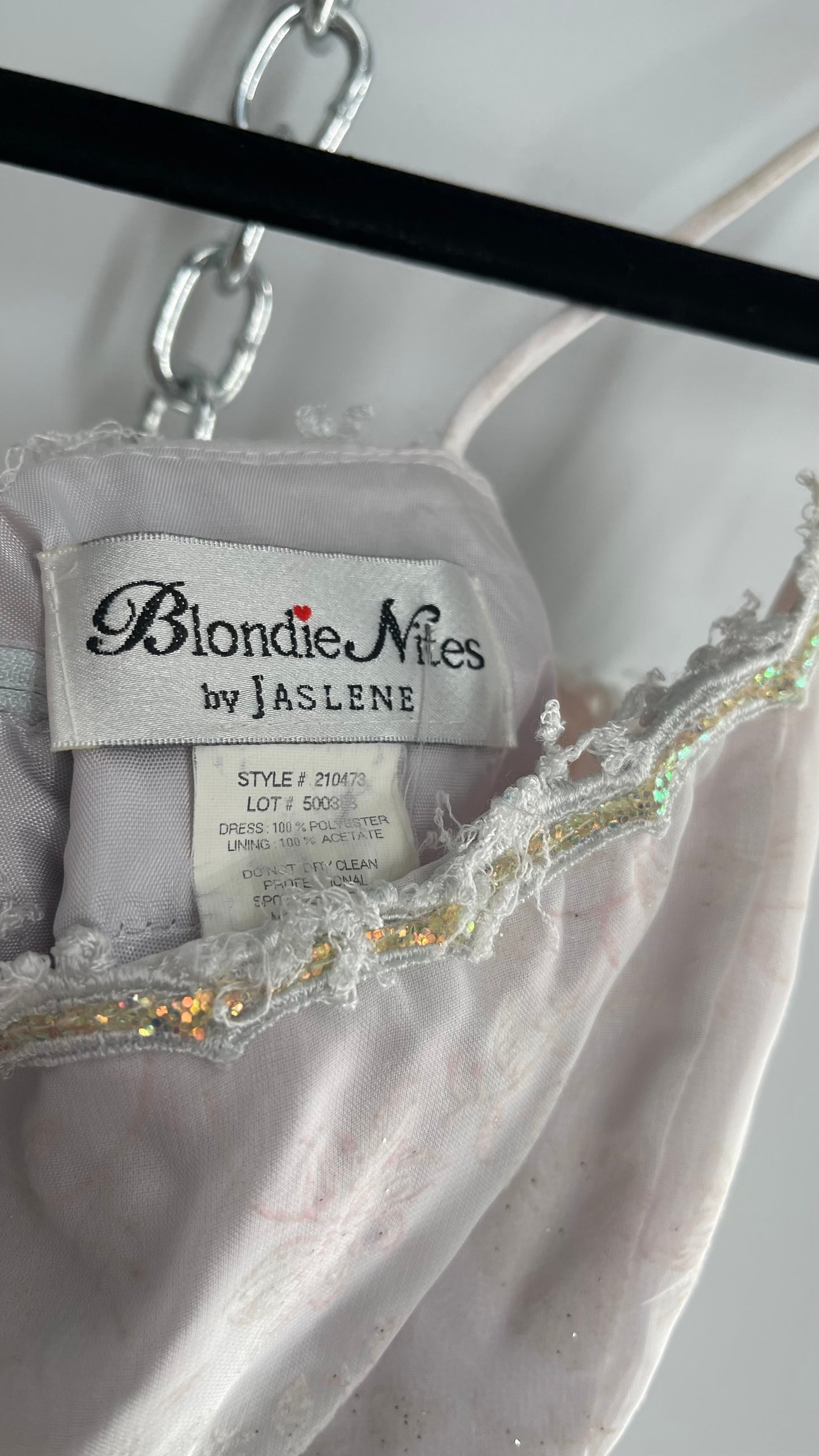 Vintage 1990s BLONDIE NITES by Jaslene Off White/Light Lilac Gown with Lace Trim (5)
