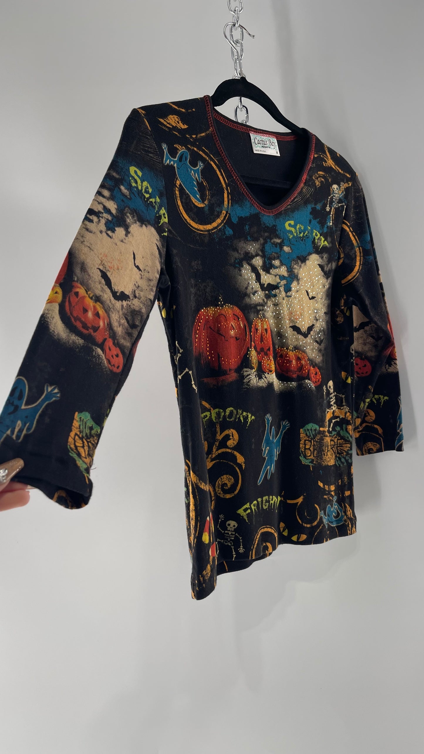 Vintage Halloween Motif Graphic 3/4 Sleeve Top (Medium)
