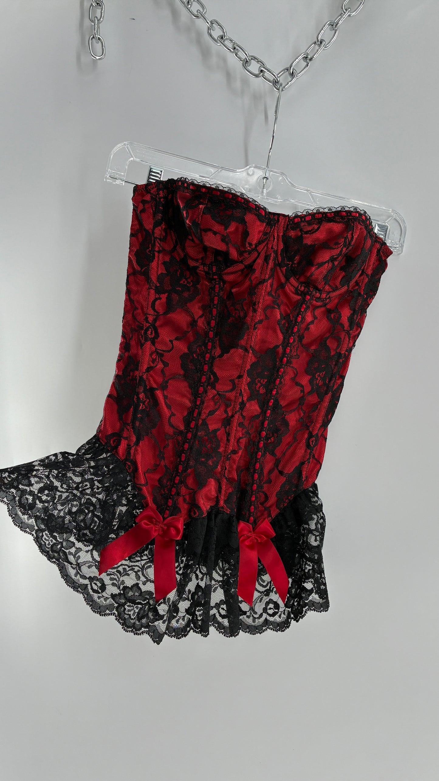 Vintage Frederick’s of Hollywood Red Black lace Overlay Corset with Bows and Ribbon Detailing (32)