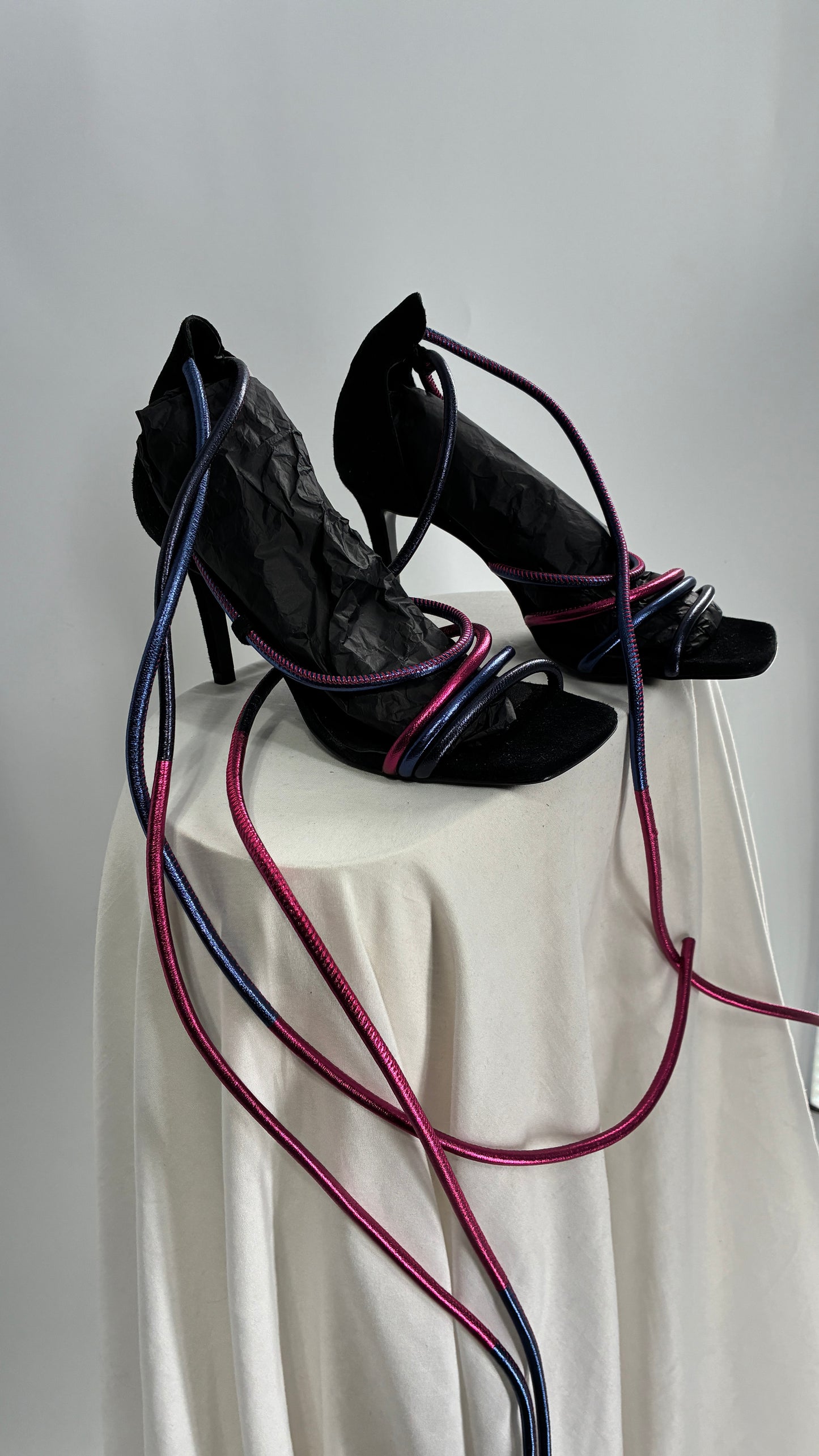Free People Square Toe, Wrap Around Gladiator Style Metallic Fuchsia Heel (38)