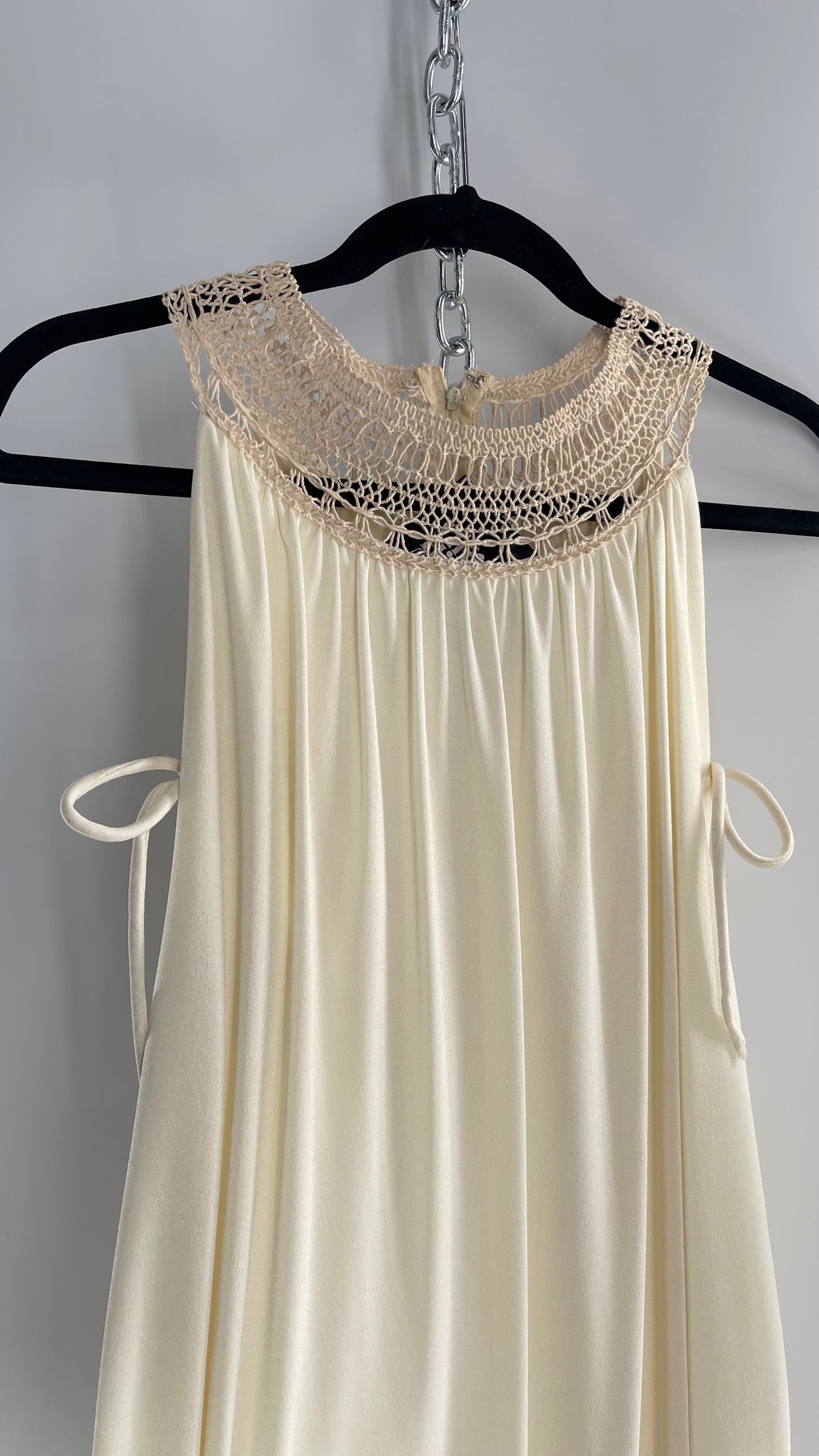 Vintage 1970s Off White Hand Made Goddess Gown with Draping Details, Tie Underarm, Pleated Body and Crochet/Macrame Neckline Detail (XS/S)