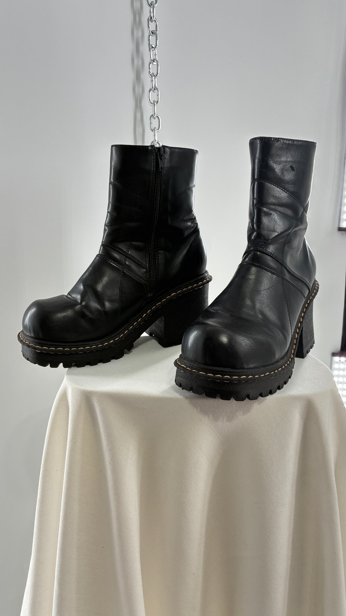 Vintage ROUTE 66 Black Chunky Heel Round Toe Boot (8.5)