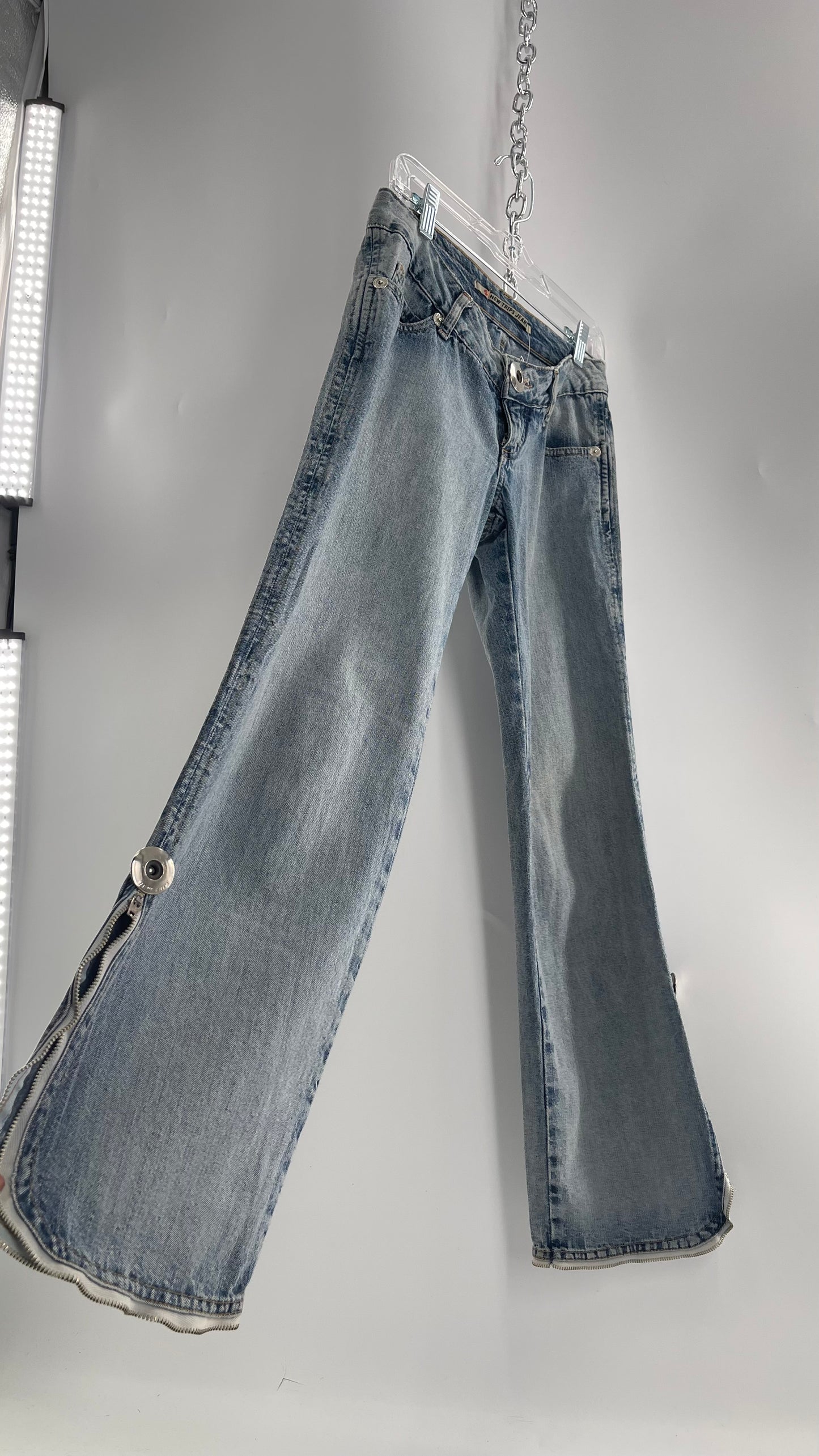 Vintage New Trips Light Wash Kick Flare Jeans with Zipper Hem Detail, V Waistline and Oversized Metal Buttons (40)