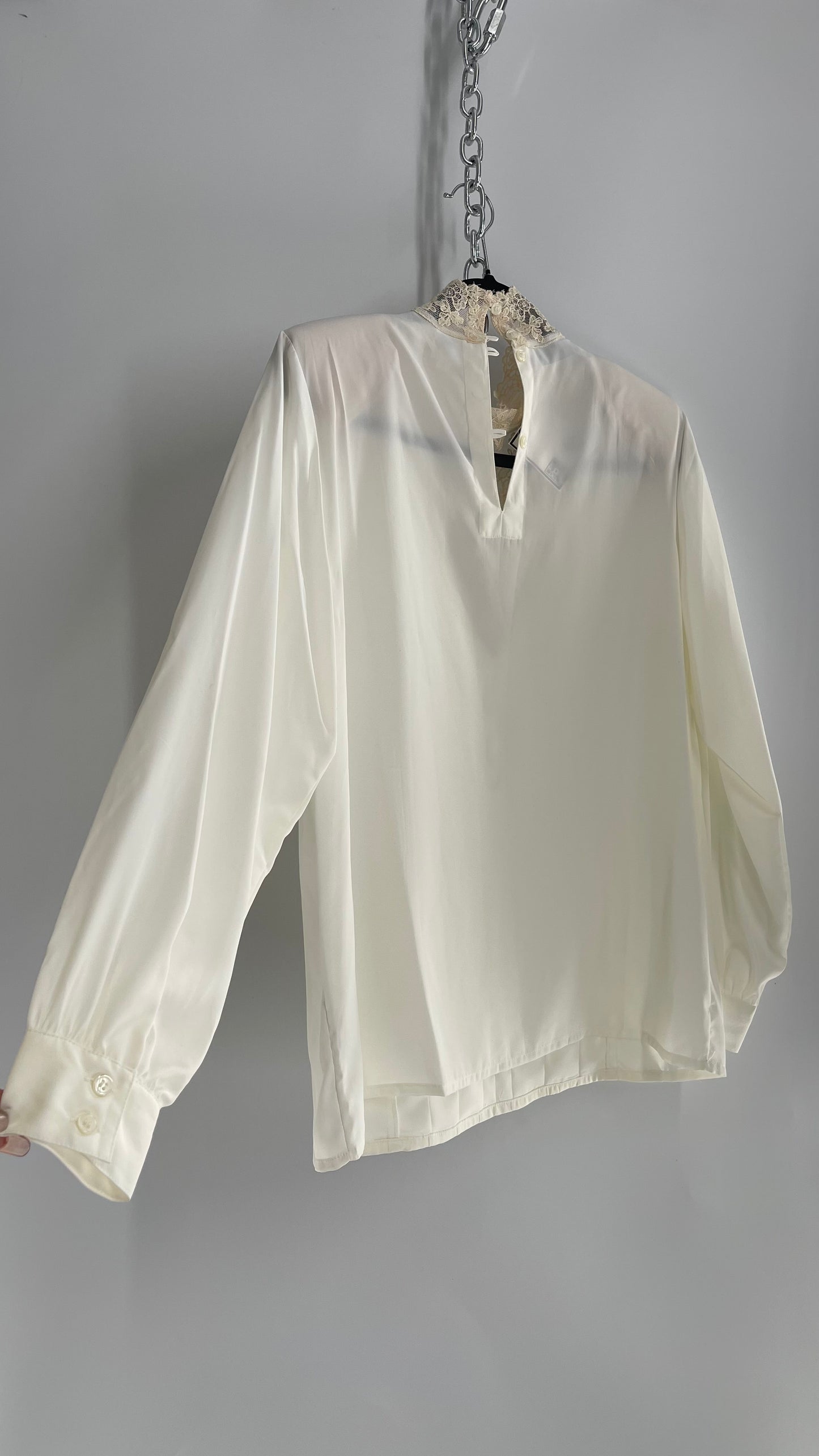 Vintage Off White Pleated Front Lace Neckline Blouse (10)