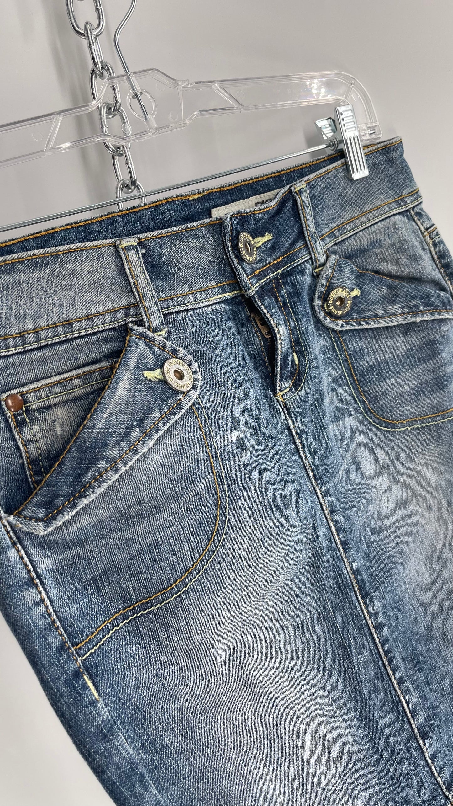 DKNY Denim Low Rise Skirt with Side Slit Pockets (0)