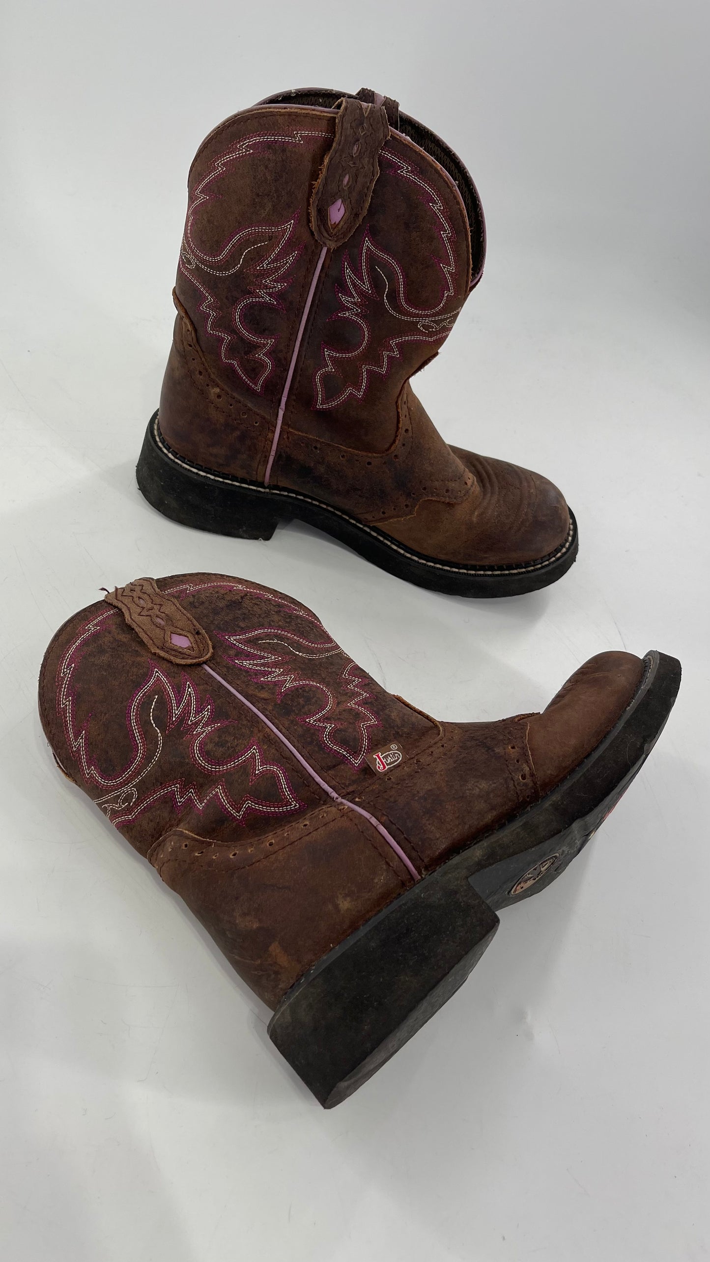 Justin Gypsy Edition Brown Leather Short Cowboy Boot with Pink Embroidery/Stitching (9)