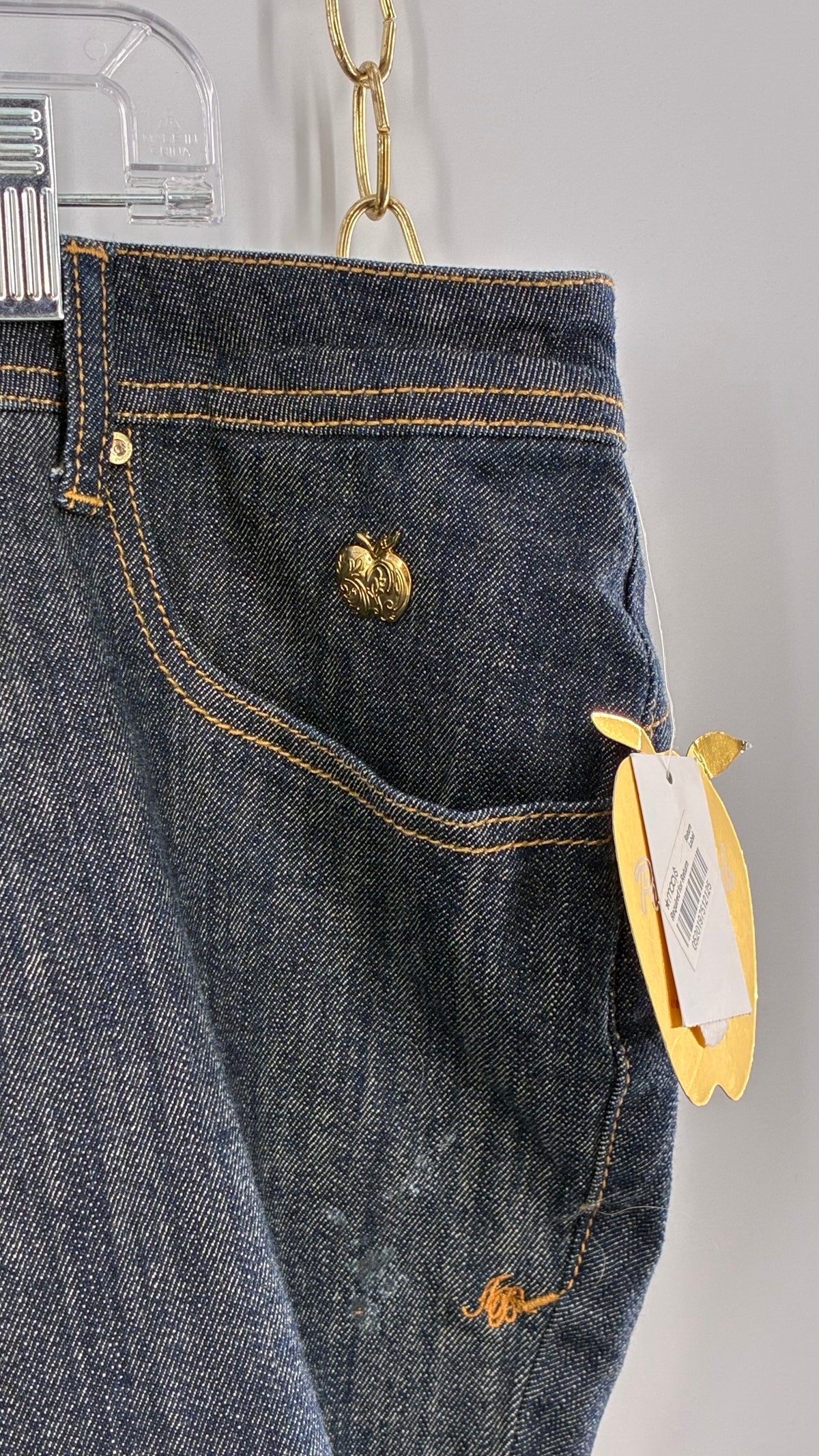Deadstock Vintage Iconic APPLE BOTTOM JEANS with Apple Pockets and Embroidered Lettering (24)