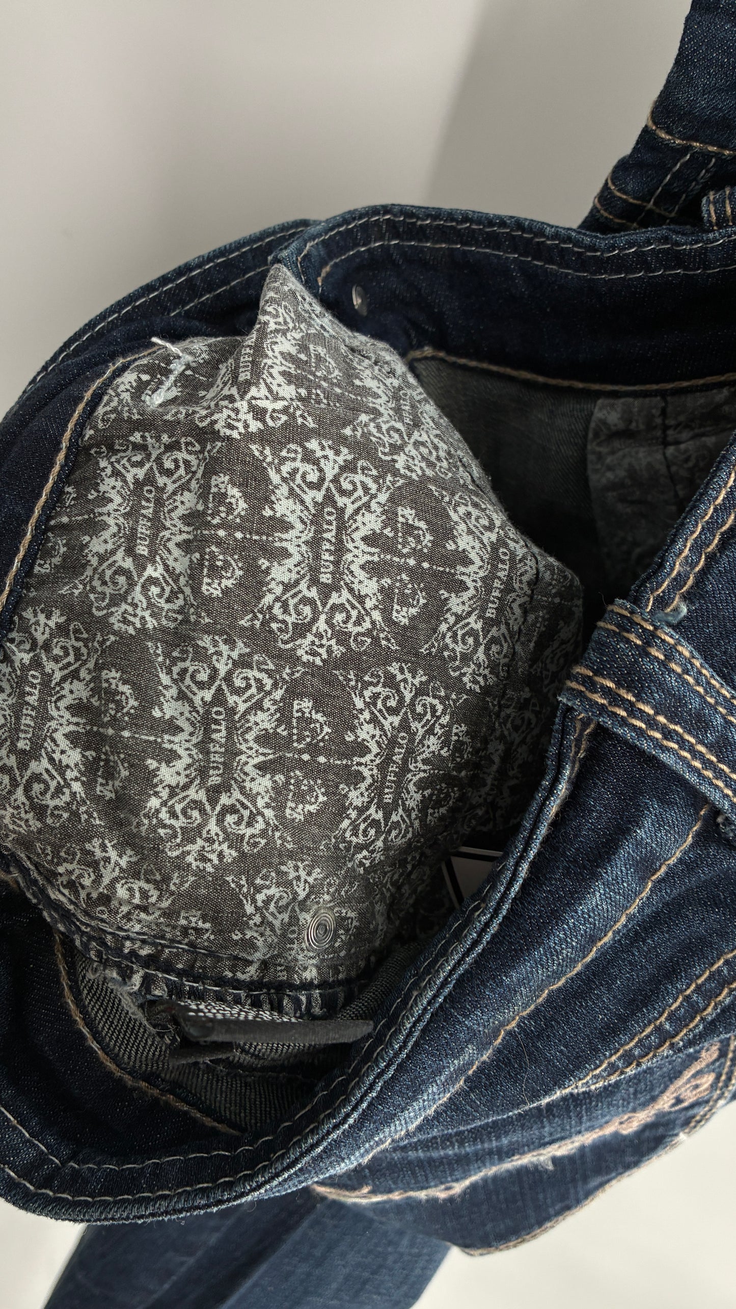 Vintage BUFFALO Dark Wash Embroidered Pocket Jeans (32x33)