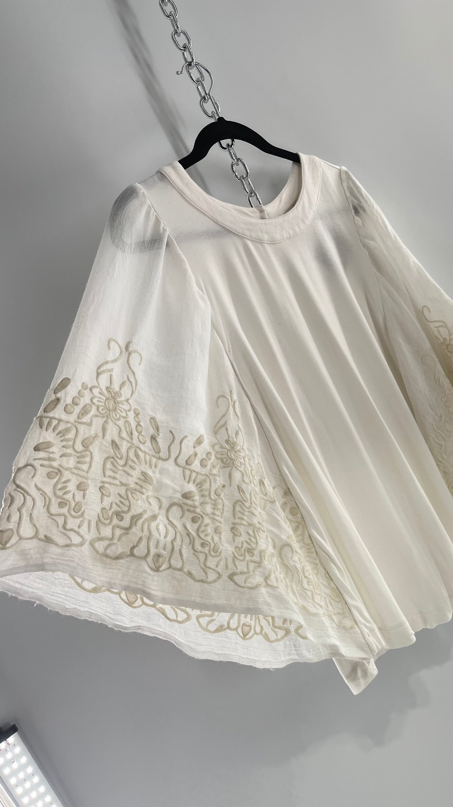 Anthropologie Eri + Ali White Embroidered Bat Wing Blouse (Medium)