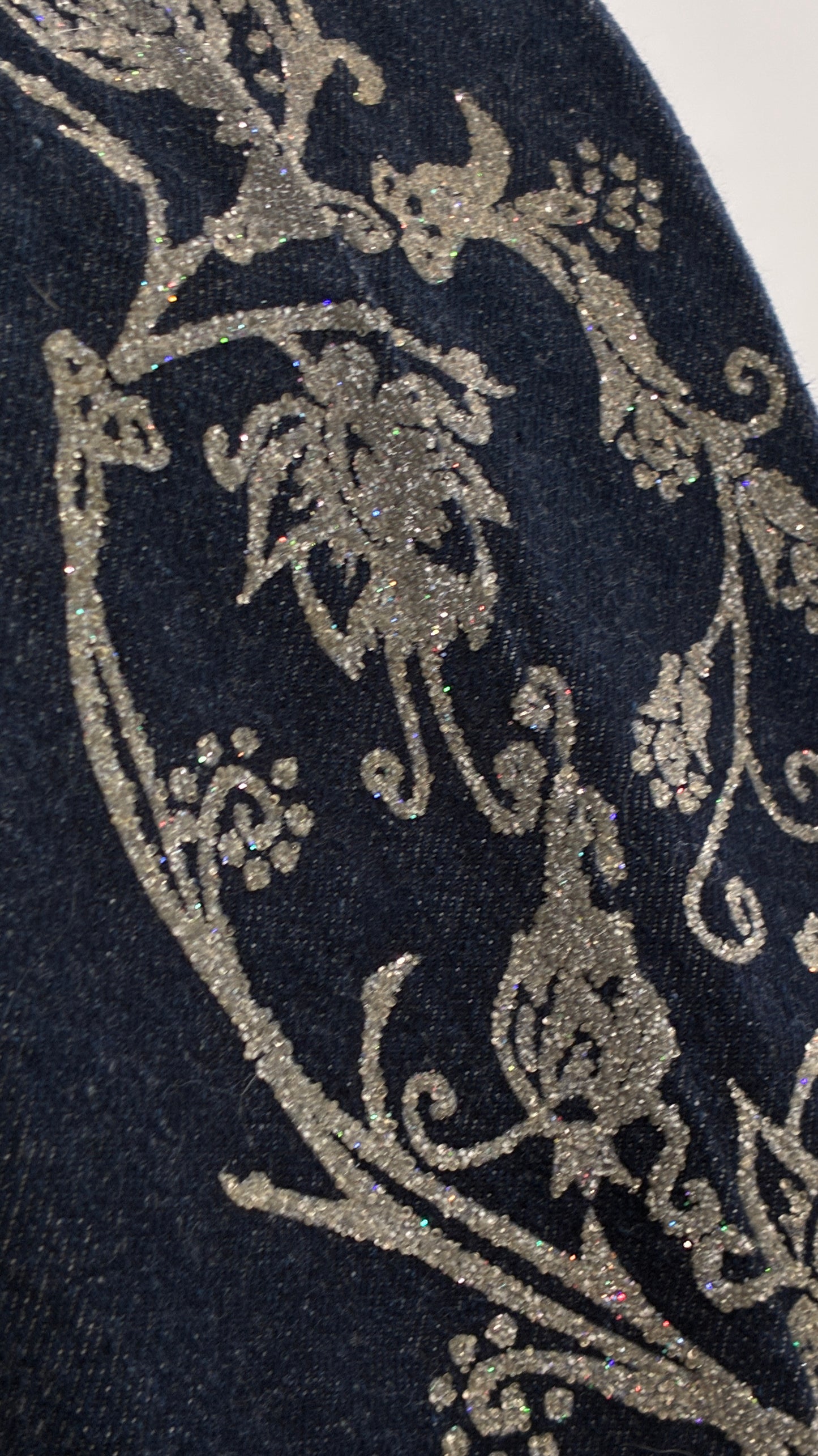 Vintage EXPRESS JEANS Dark Wash with Iridescent, Embellished, Textured Design Running Down Pant Leg (3/4)