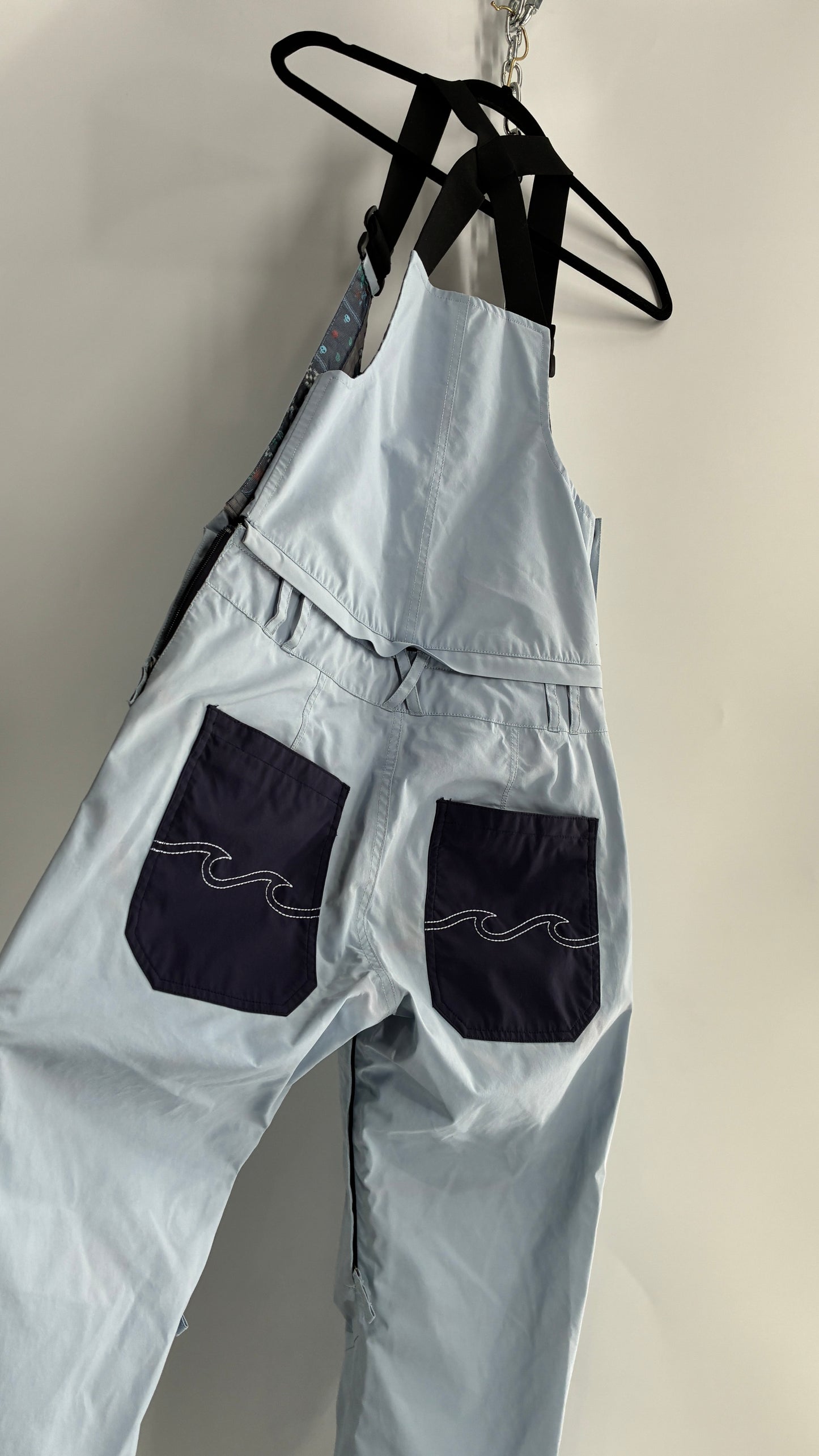 BILLABONG Light Blue Snowboarding Jumpsuit with Detachable Overalls (Small)