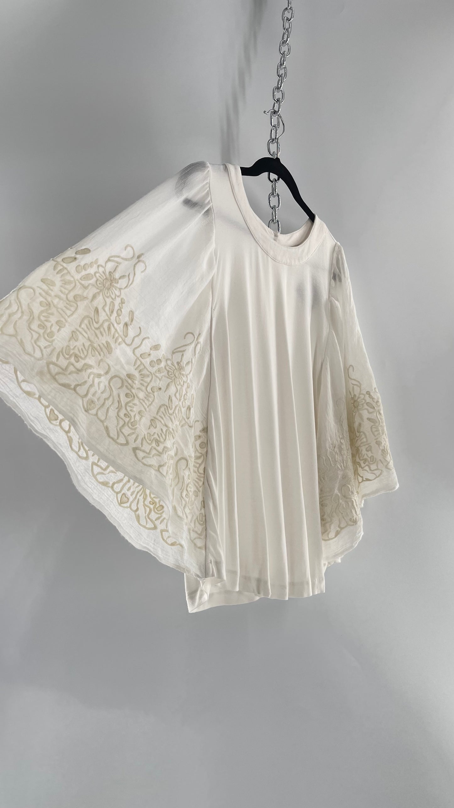 Anthropologie Eri + Ali White Embroidered Bat Wing Blouse (Medium)