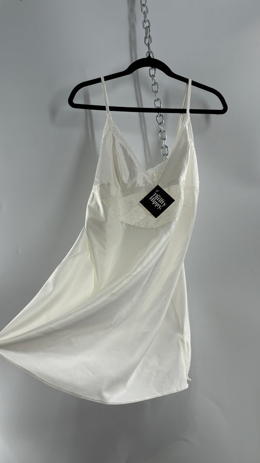 Vintage GALINA SIGNATURE White Slip with Lace Underbust Cut Out Detail (Medium)