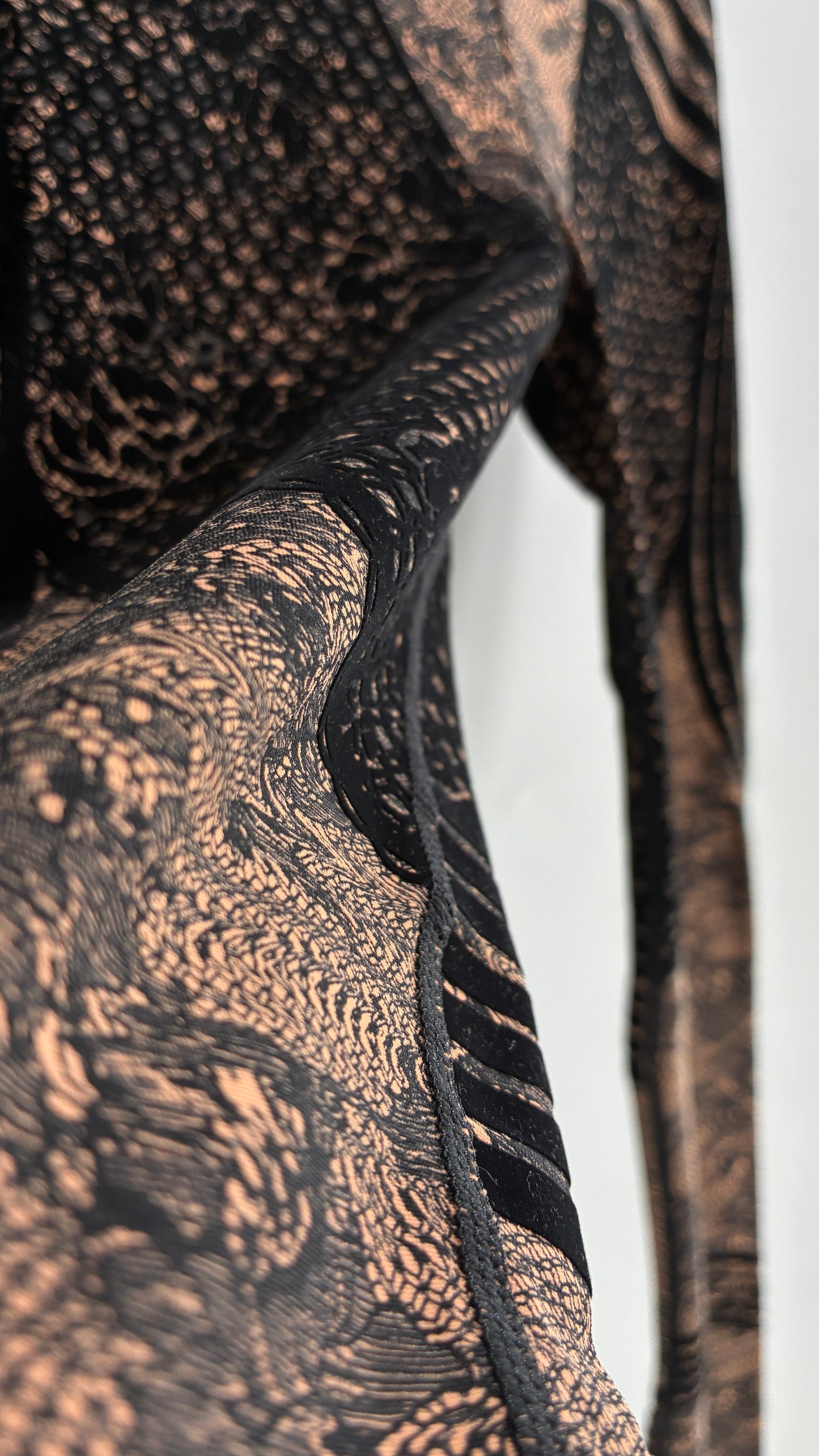 SAVAGE X FENTY Lace Patterned Legging with Sculpting Velvet Design (8-10)